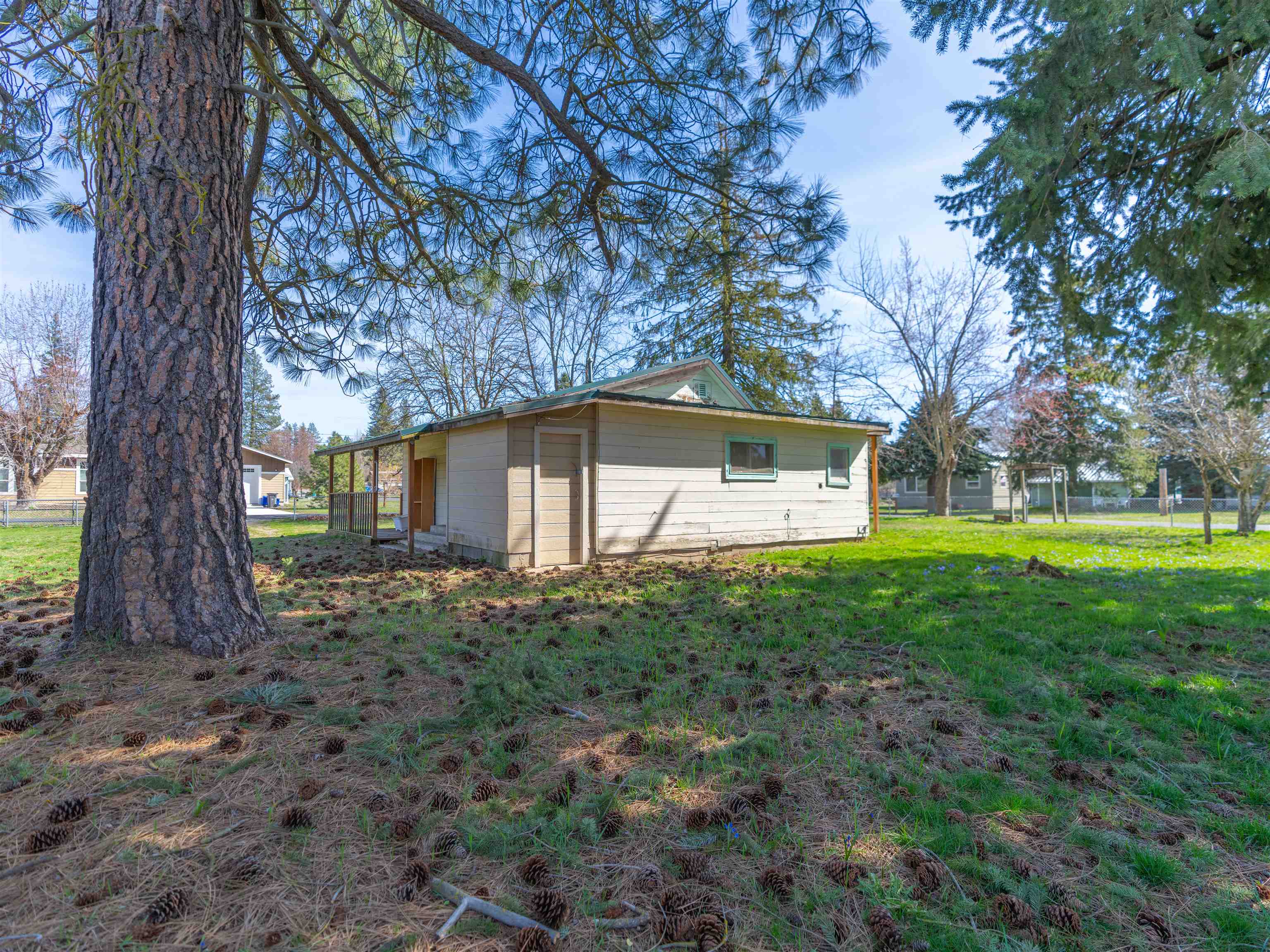 323 E D St - Photo 8