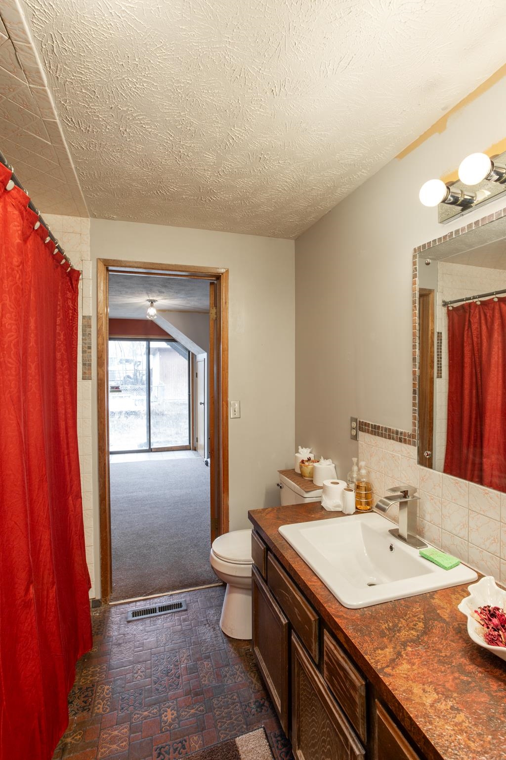 10623 E Montgomery Ave - Photo 16