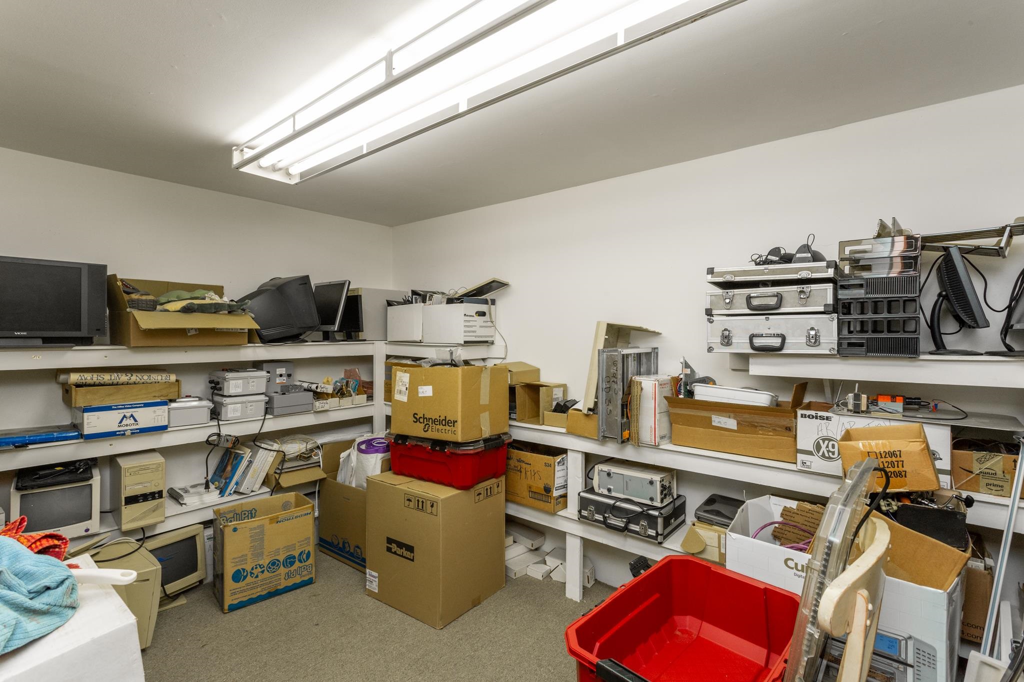 10623 E Montgomery Ave - Photo 17