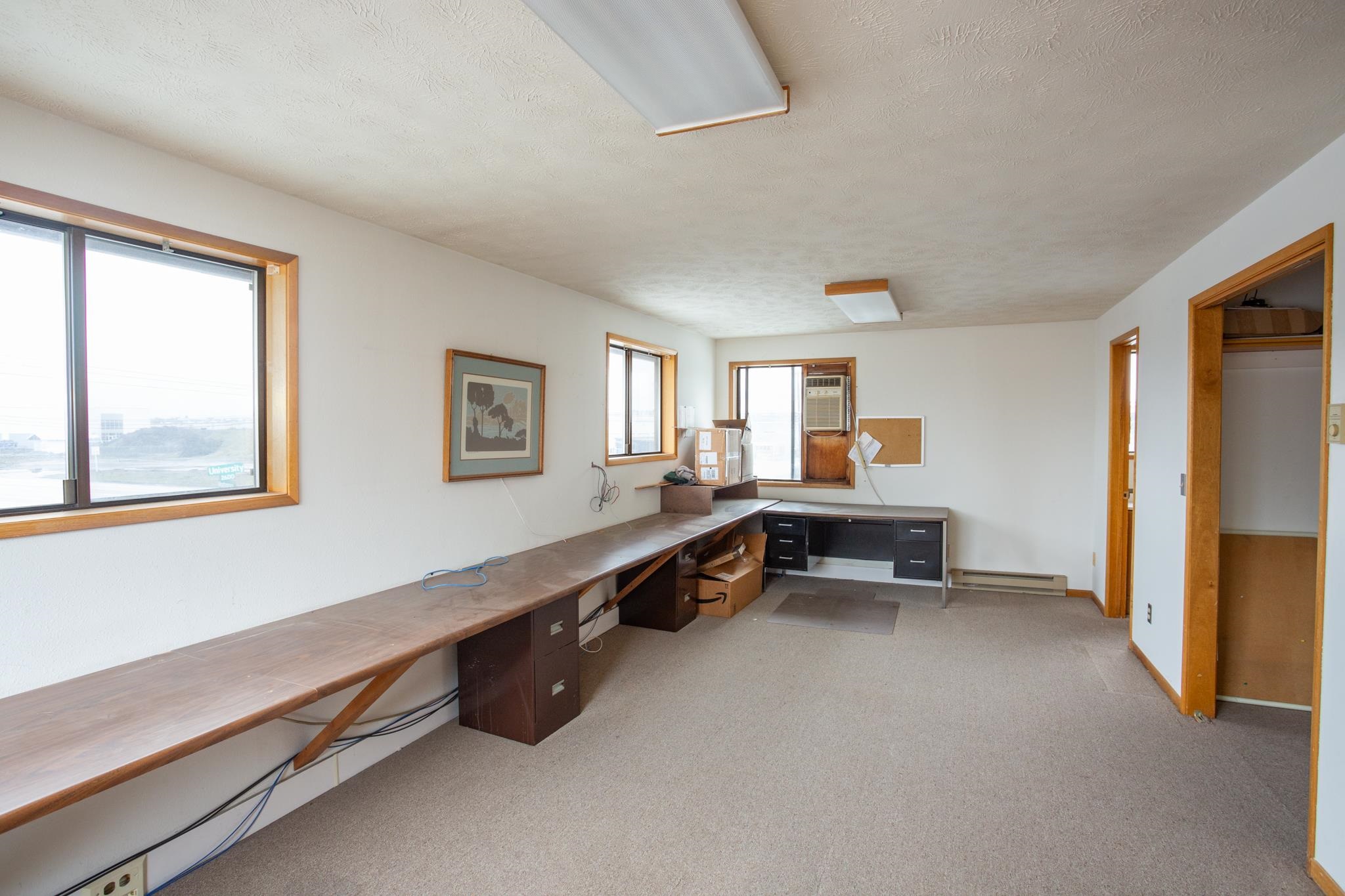 10623 E Montgomery Ave - Photo 20