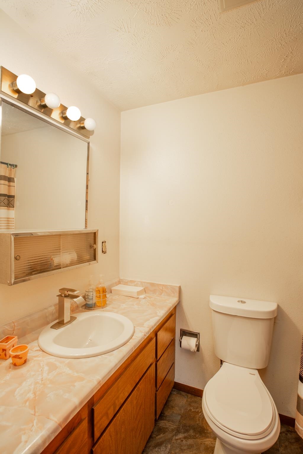 10623 E Montgomery Ave - Photo 24