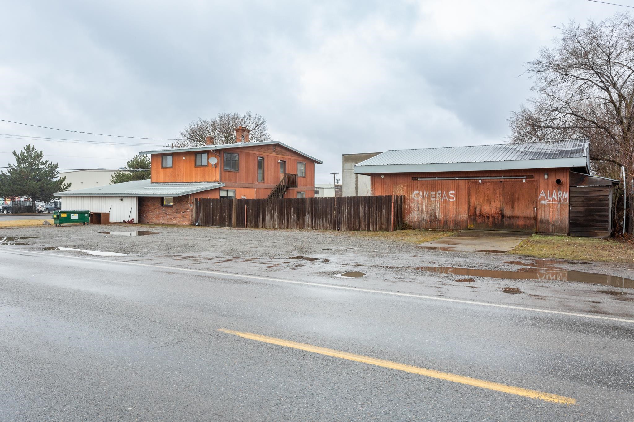 10623 E Montgomery Ave - Photo 28