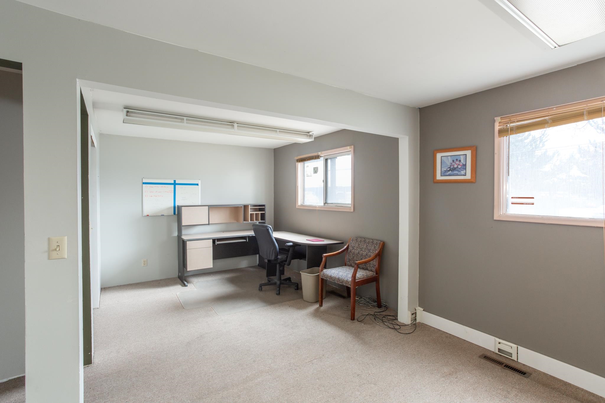 10623 E Montgomery Ave - Photo 7
