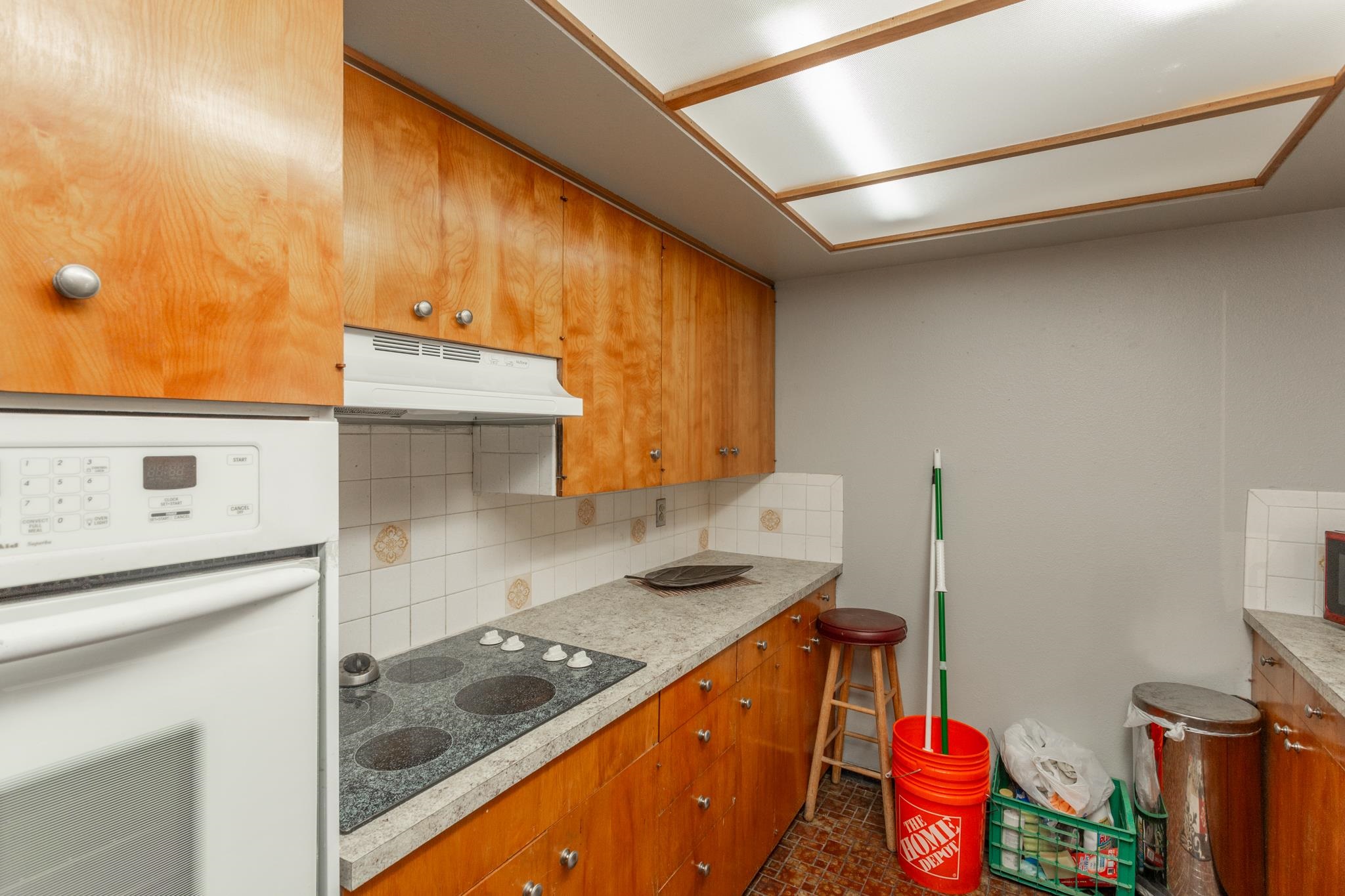 10623 E Montgomery Ave - Photo 9
