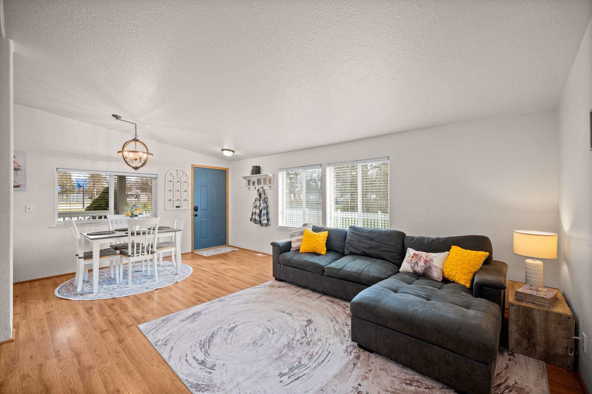 116 E C St - Photo 3