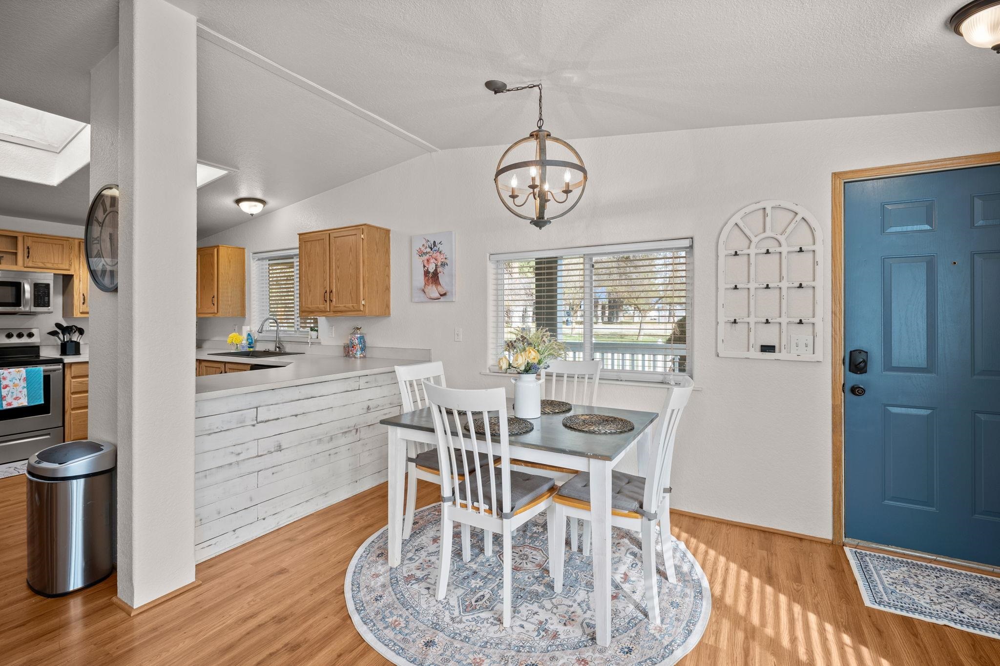 116 E C St - Photo 4