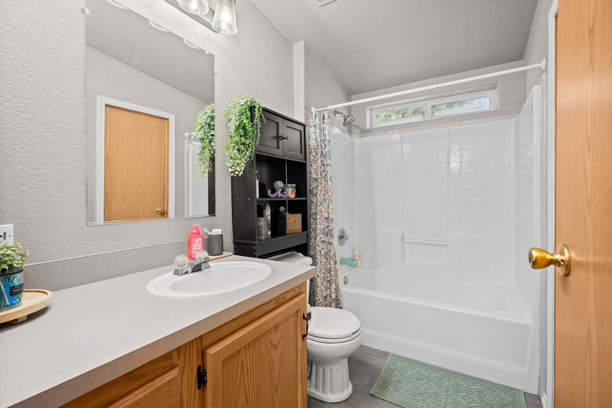 116 E C St - Photo 10