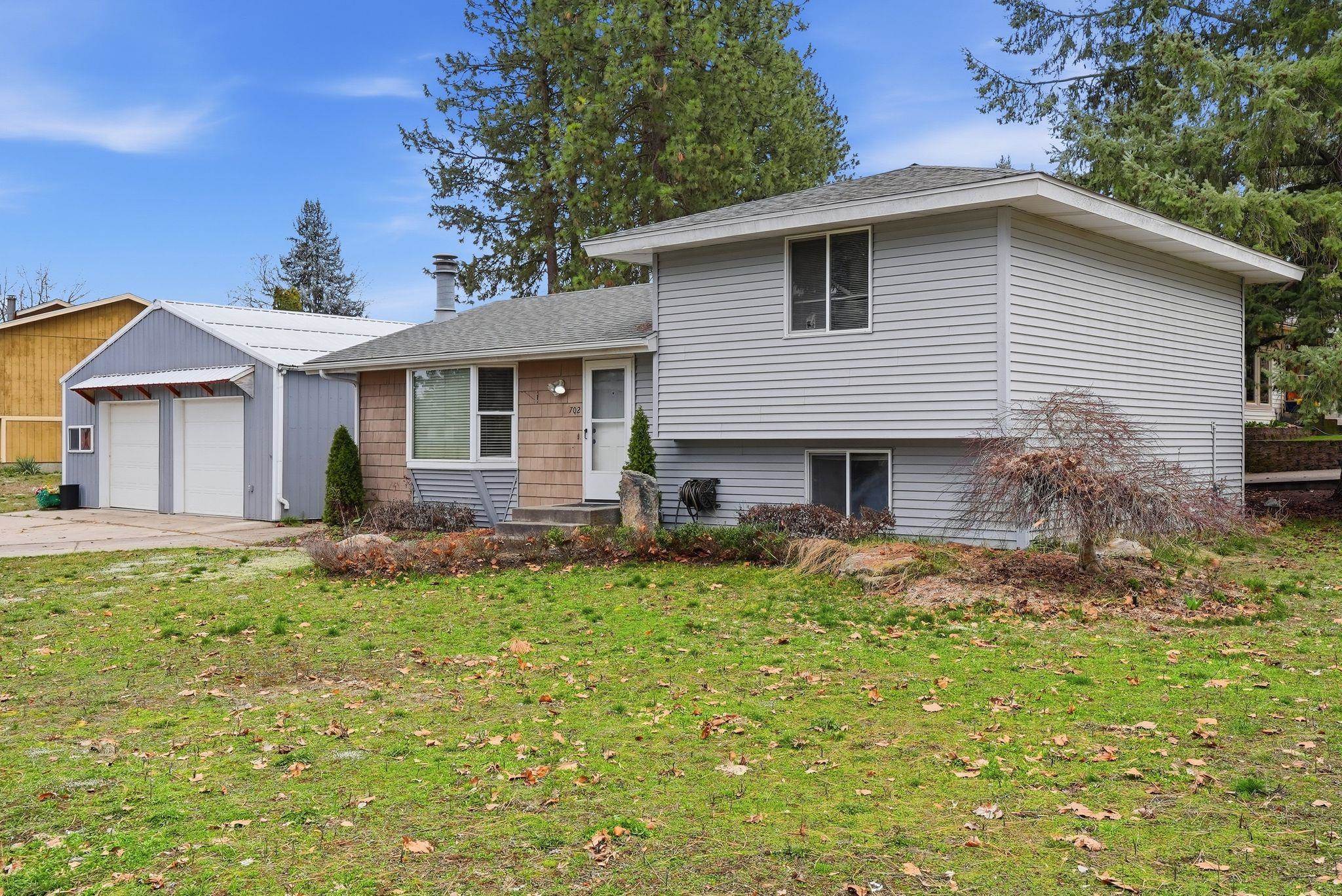 702 E Calkins Dr - Photo 1