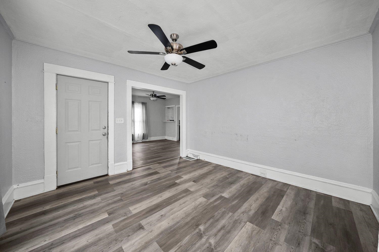 904 E Empire Ave - Photo 3