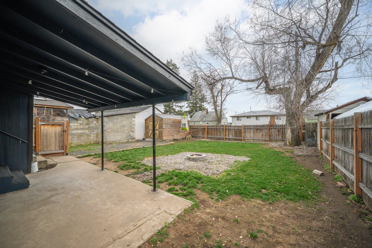 904 E Empire Ave - Photo 24