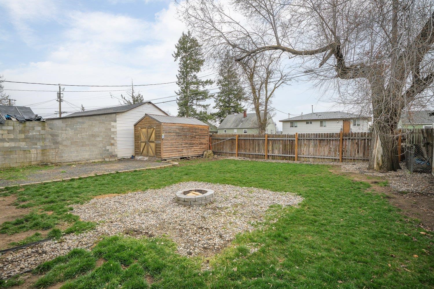 904 E Empire Ave - Photo 29