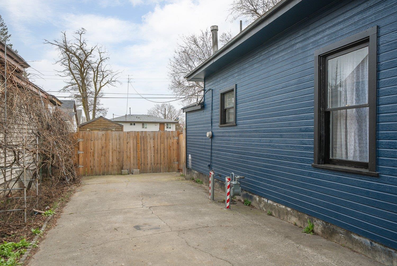 904 E Empire Ave - Photo 32