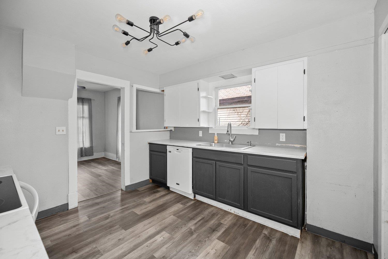 904 E Empire Ave - Photo 9