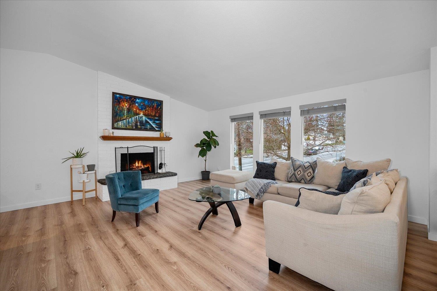 404 W 26th Ave - Photo 2