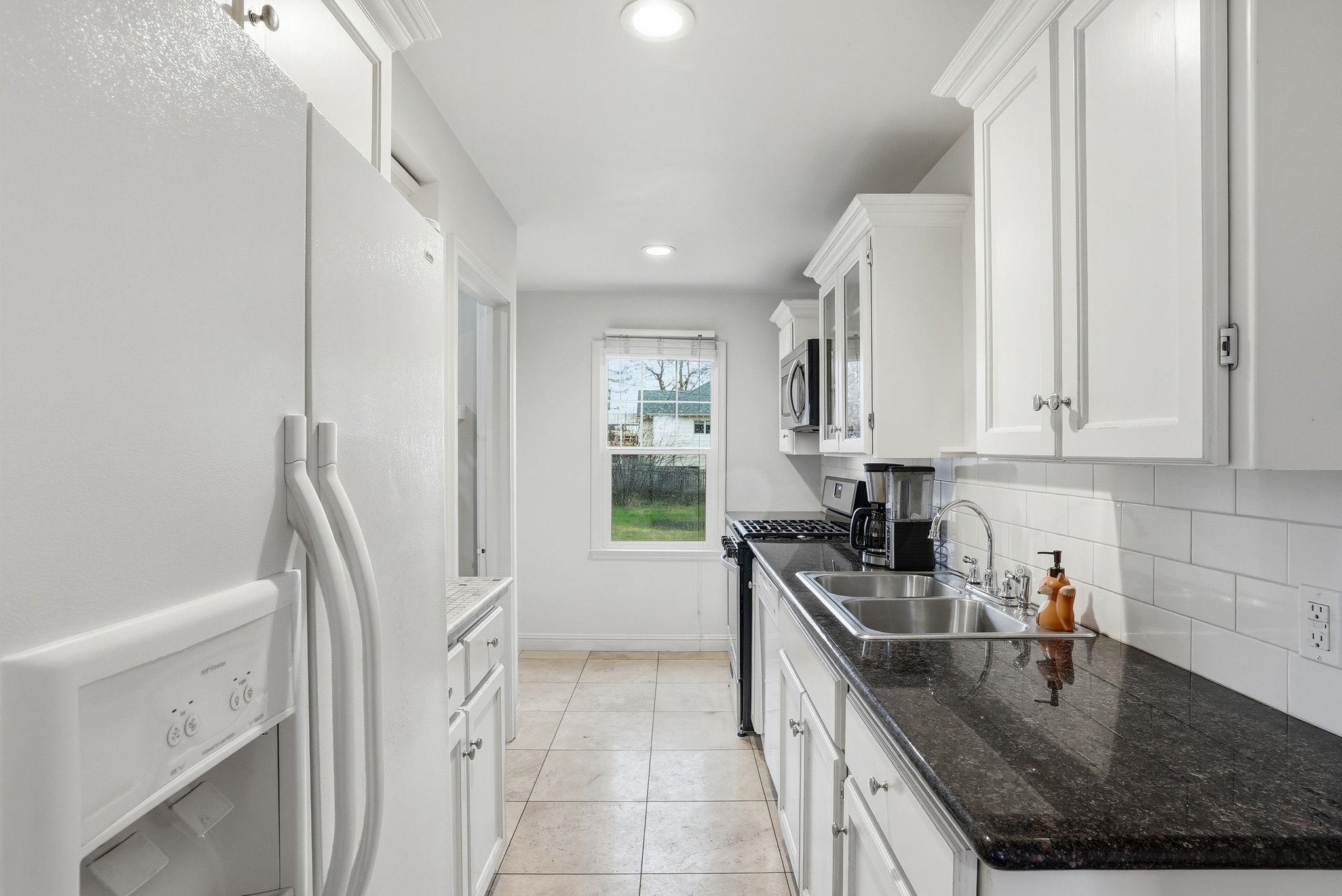 1522 N locust Rd - Photo 8