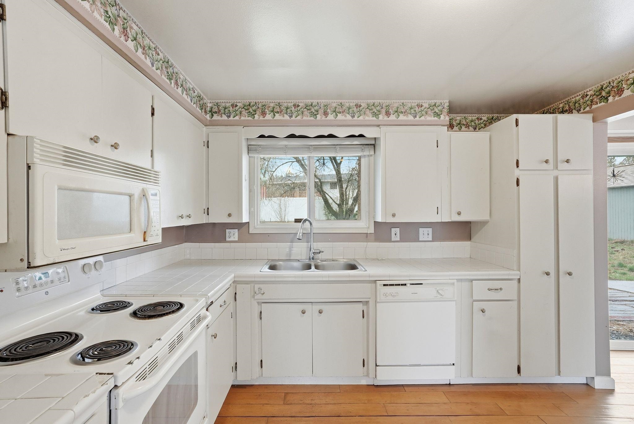 3802 W Francis Ave - Photo 10