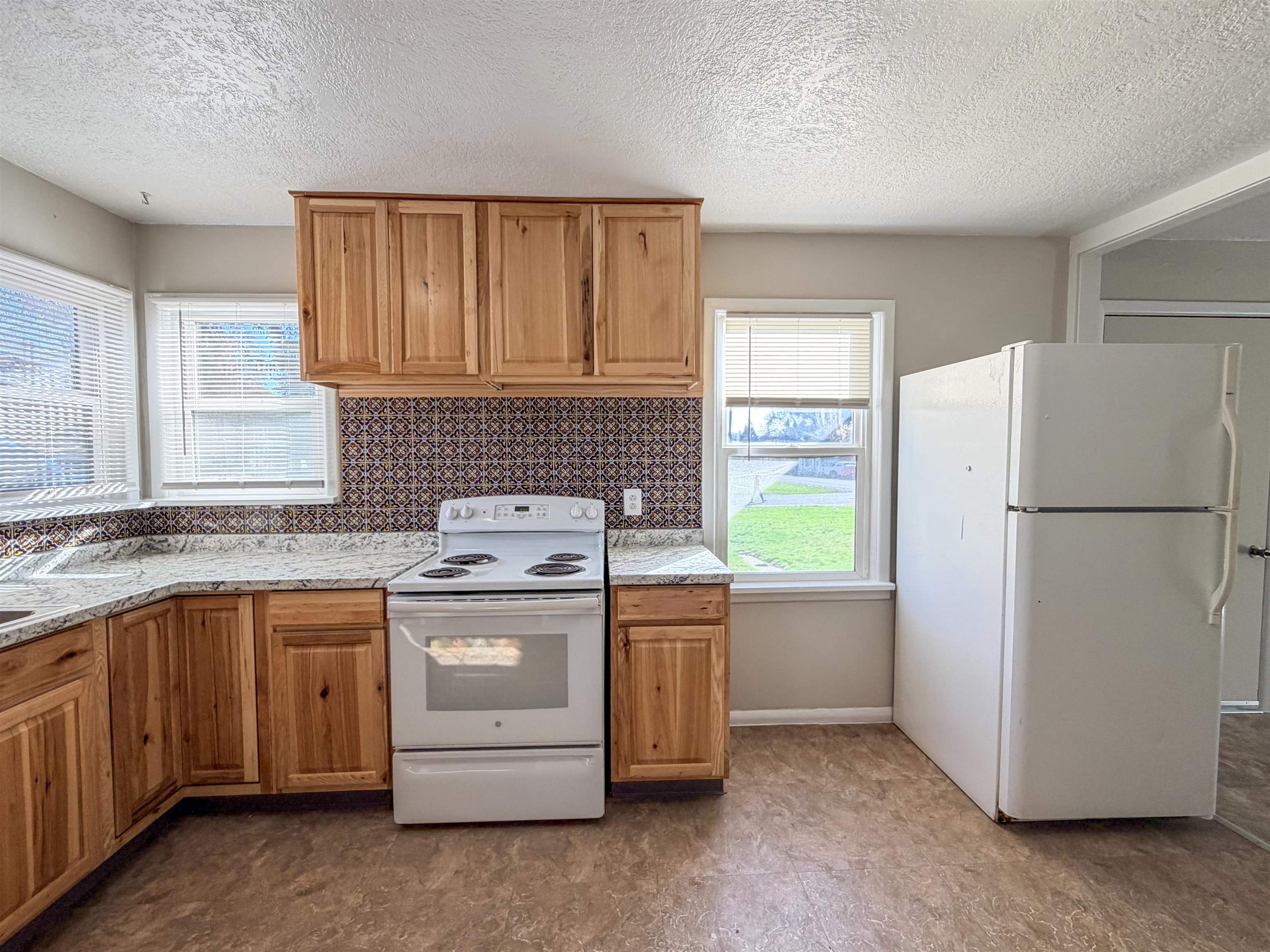 780 S Larch St - Photo 7