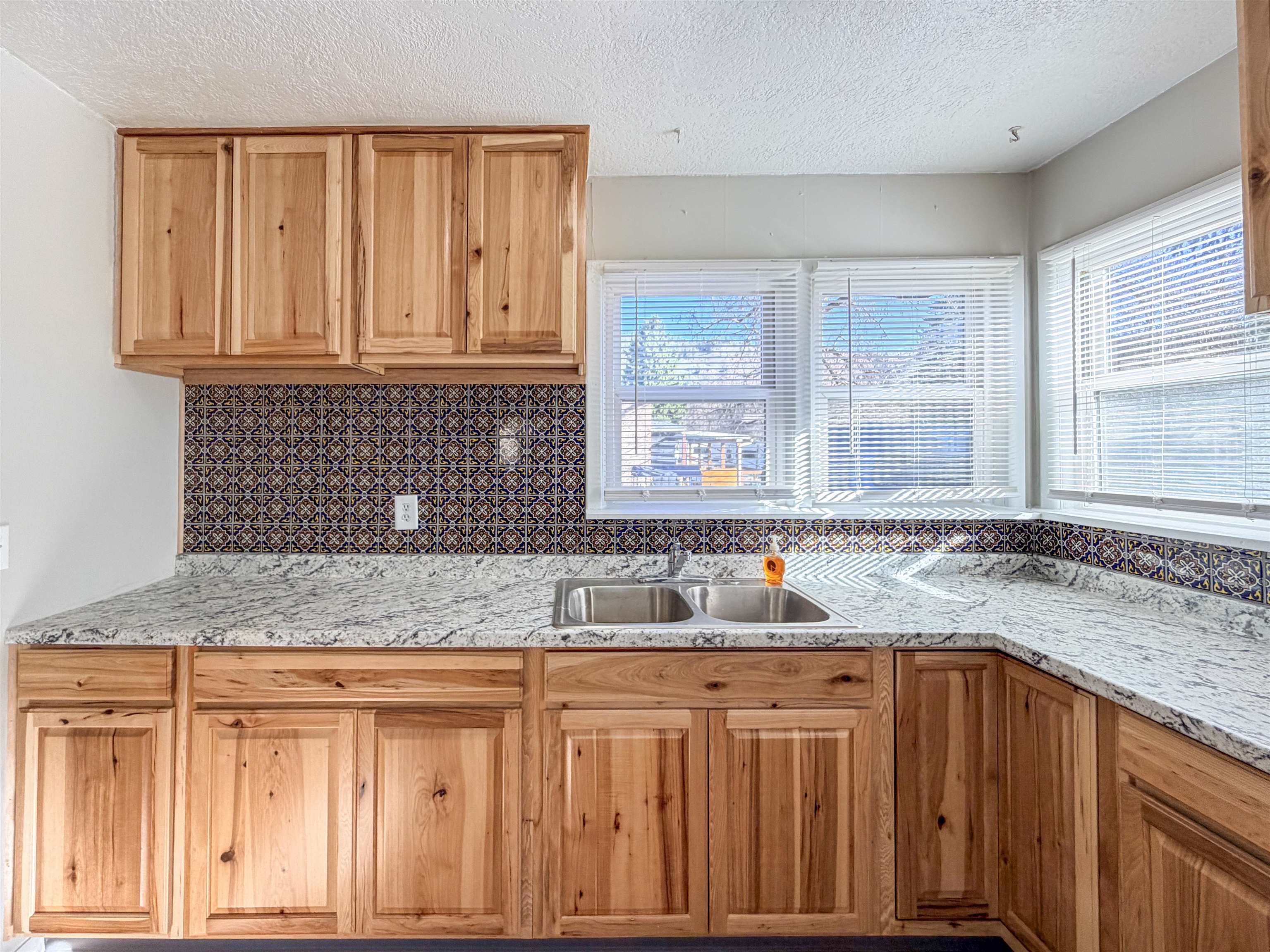 780 S Larch St - Photo 8