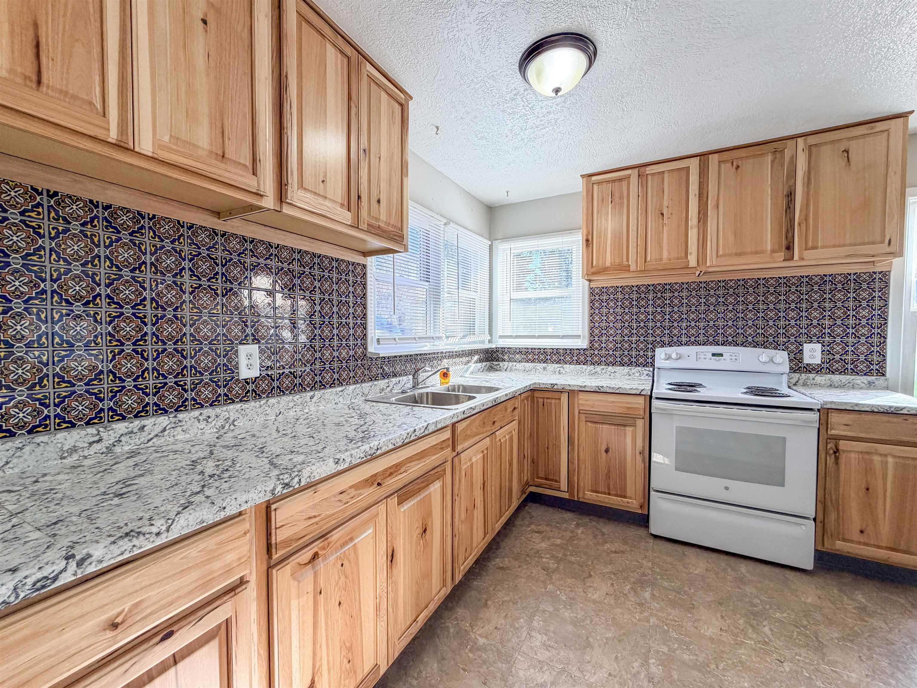 780 S Larch St - Photo 9
