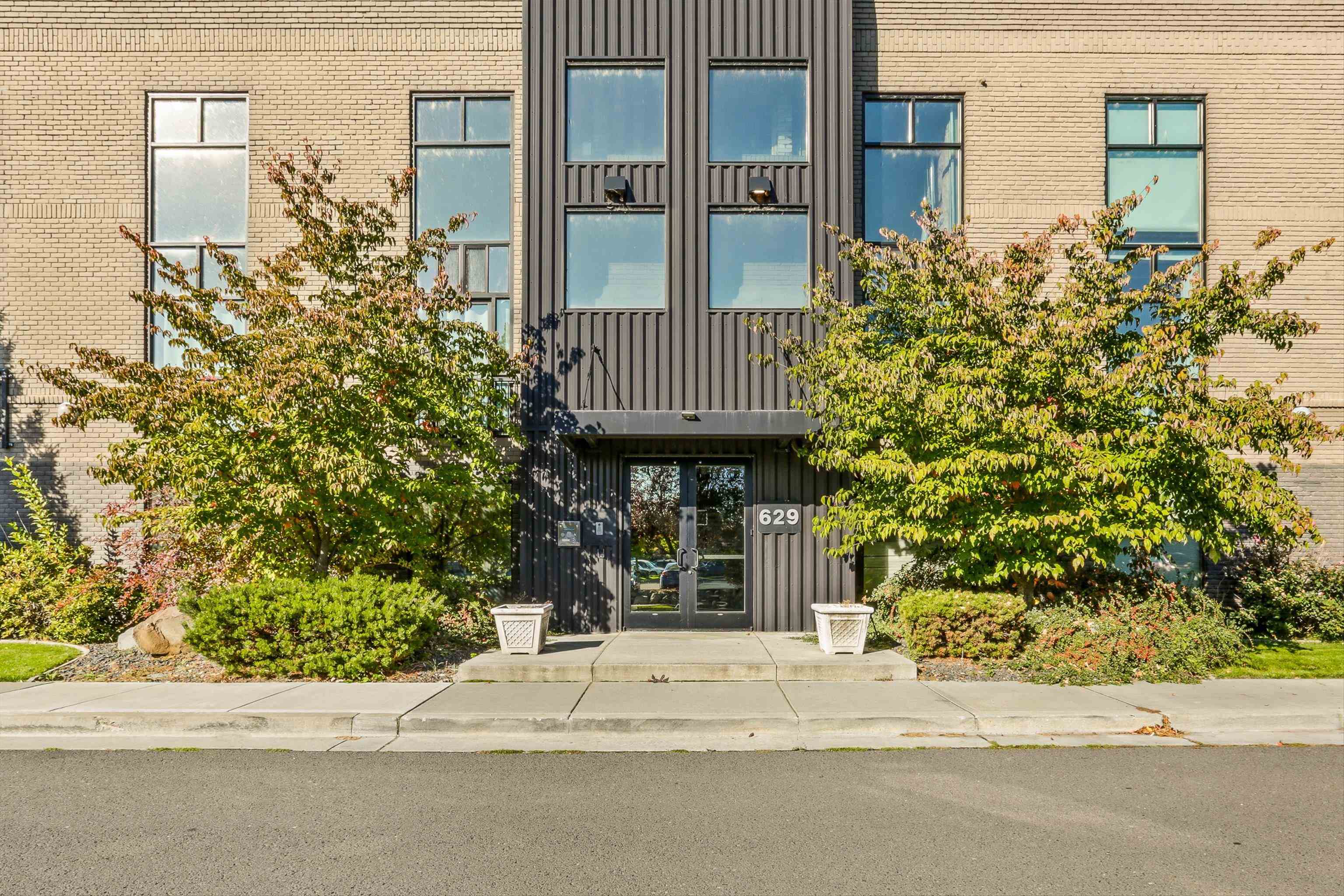 629 N Iron Ct - Photo 1