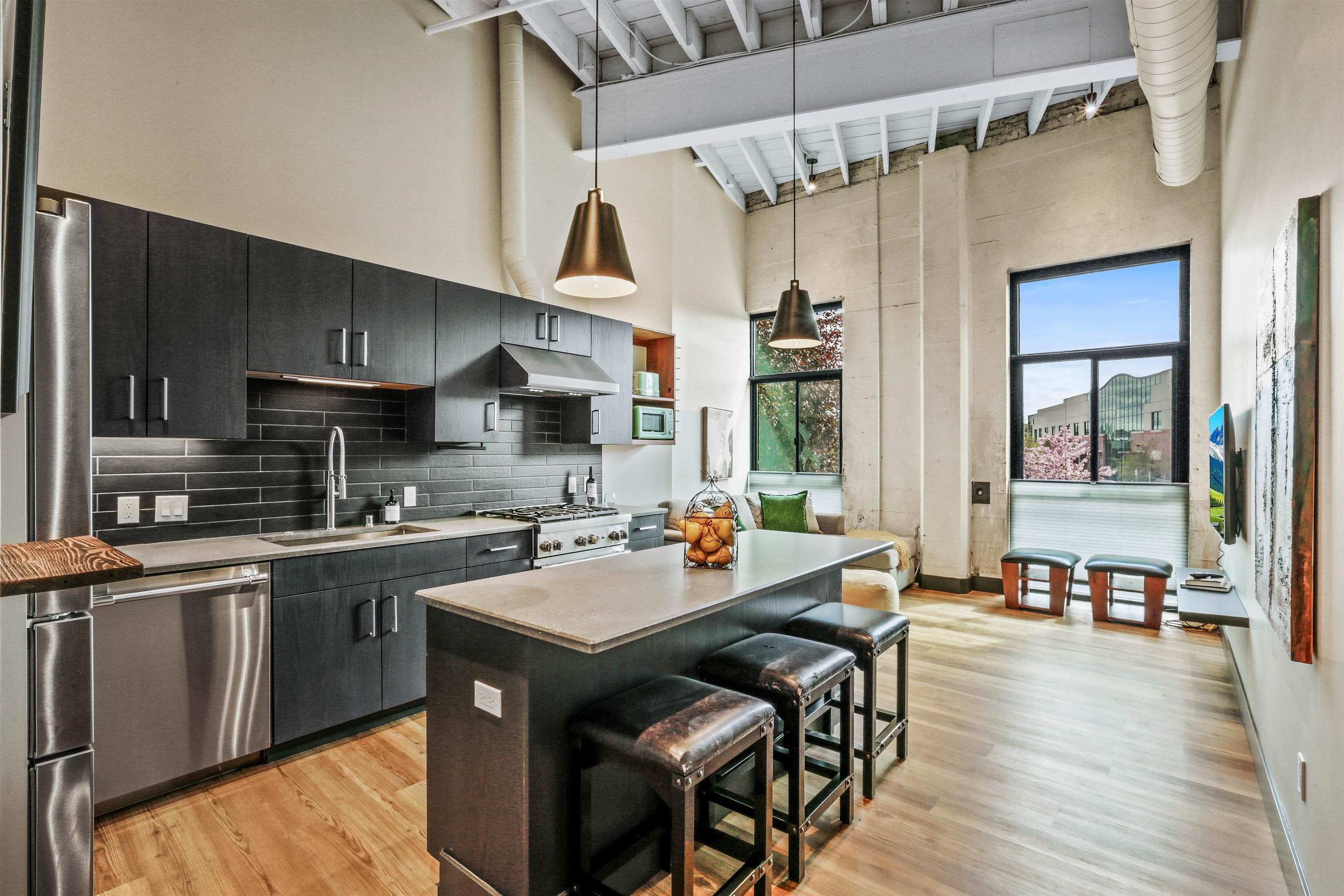 629 N Iron Ct - Photo 2