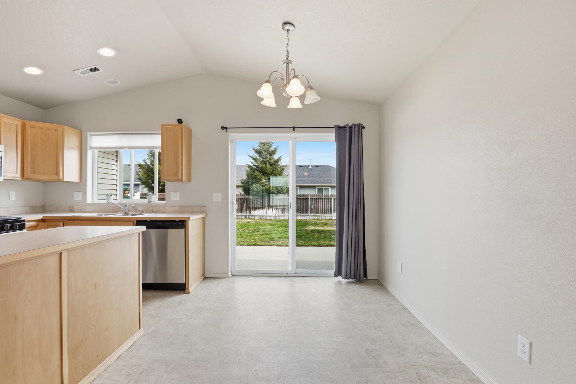 315 S Lawson St - Photo 9