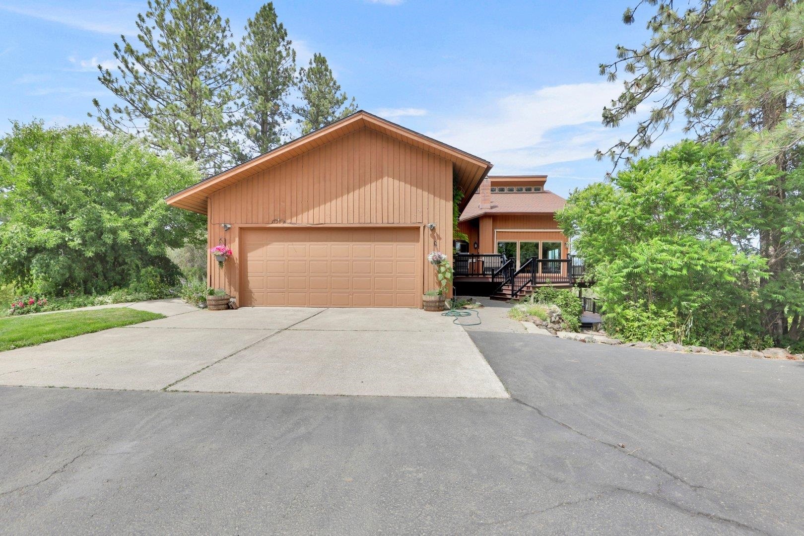 13625 S Sherman Rd - Photo 1