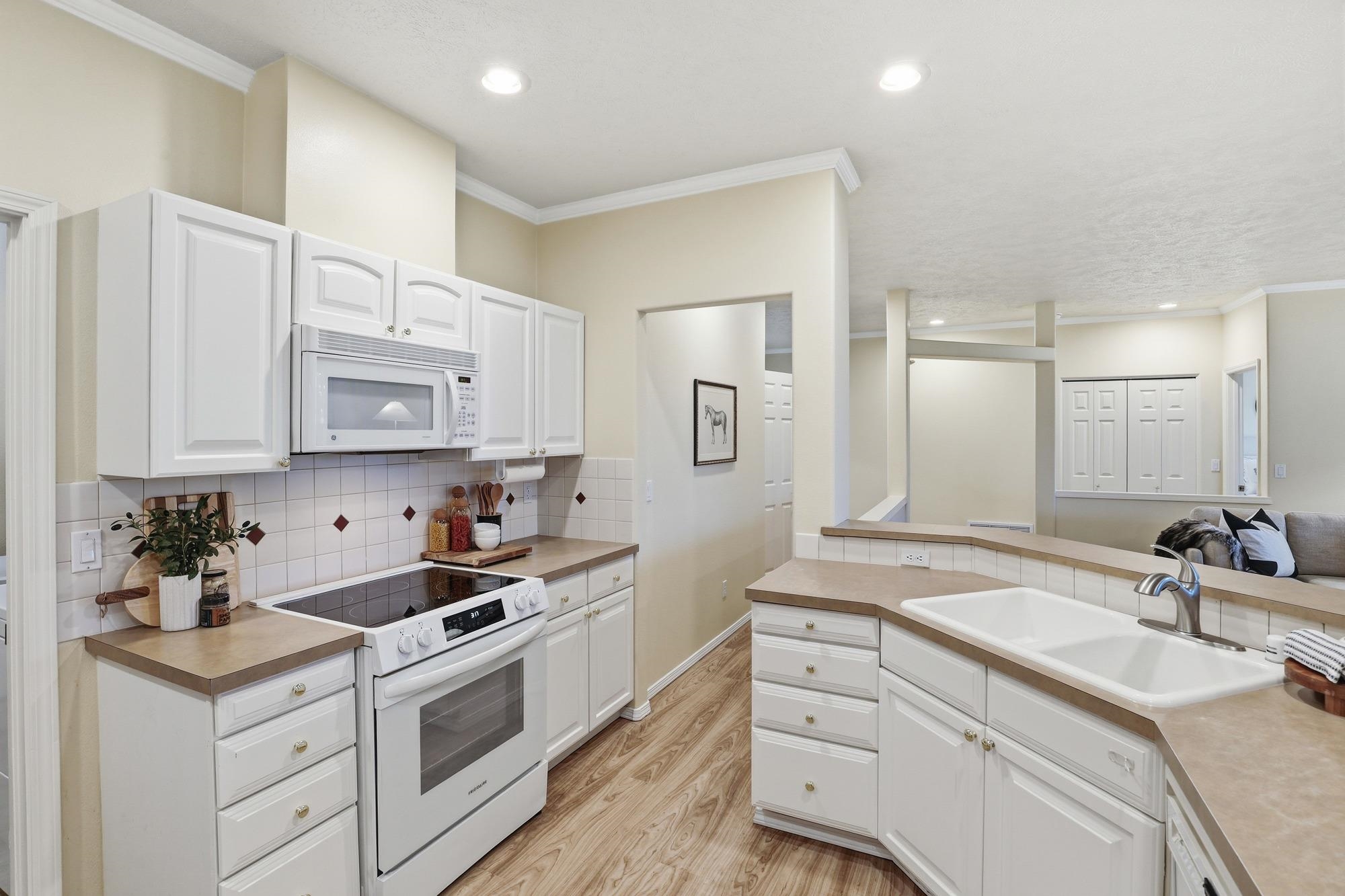 1013 N Country Club Dr - Photo 12
