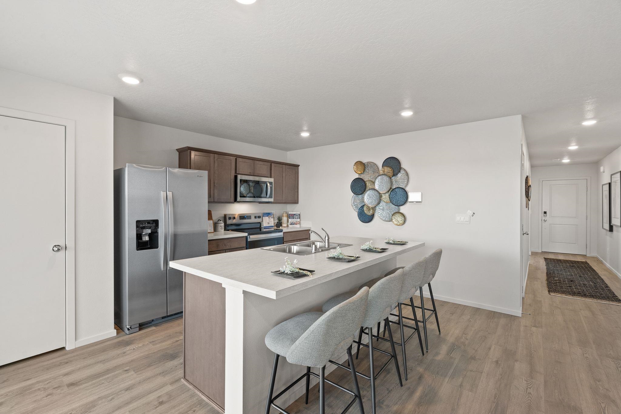 13528 W Crosswinds Ave - Photo 2