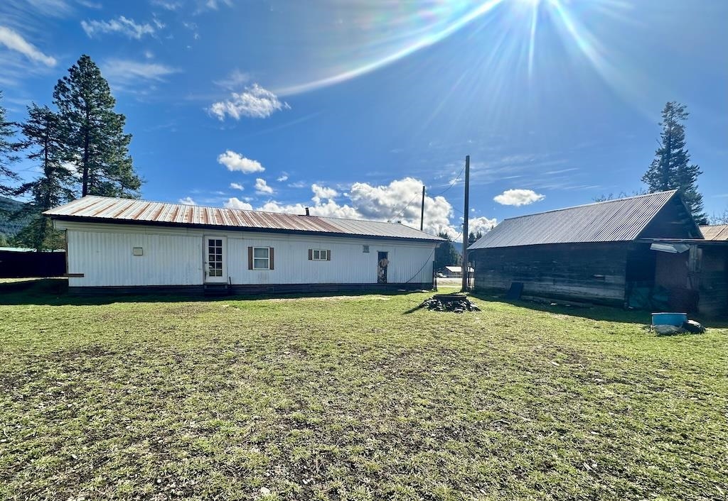 216 McKay St - Photo 2