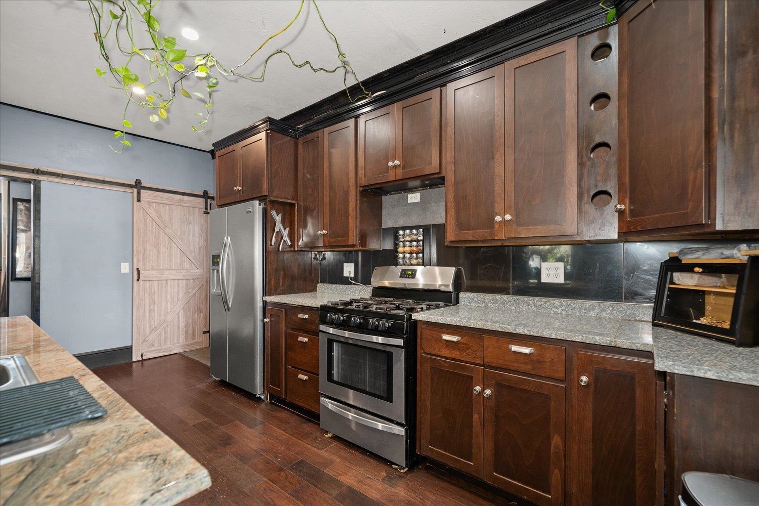 1104 W Maxwell Ave - Photo 17