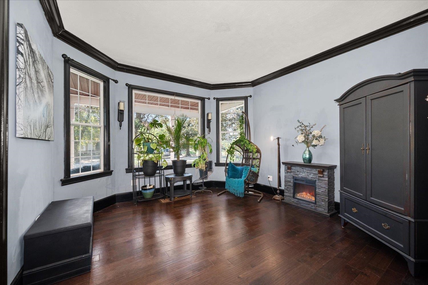 1104 W Maxwell Ave - Photo 3