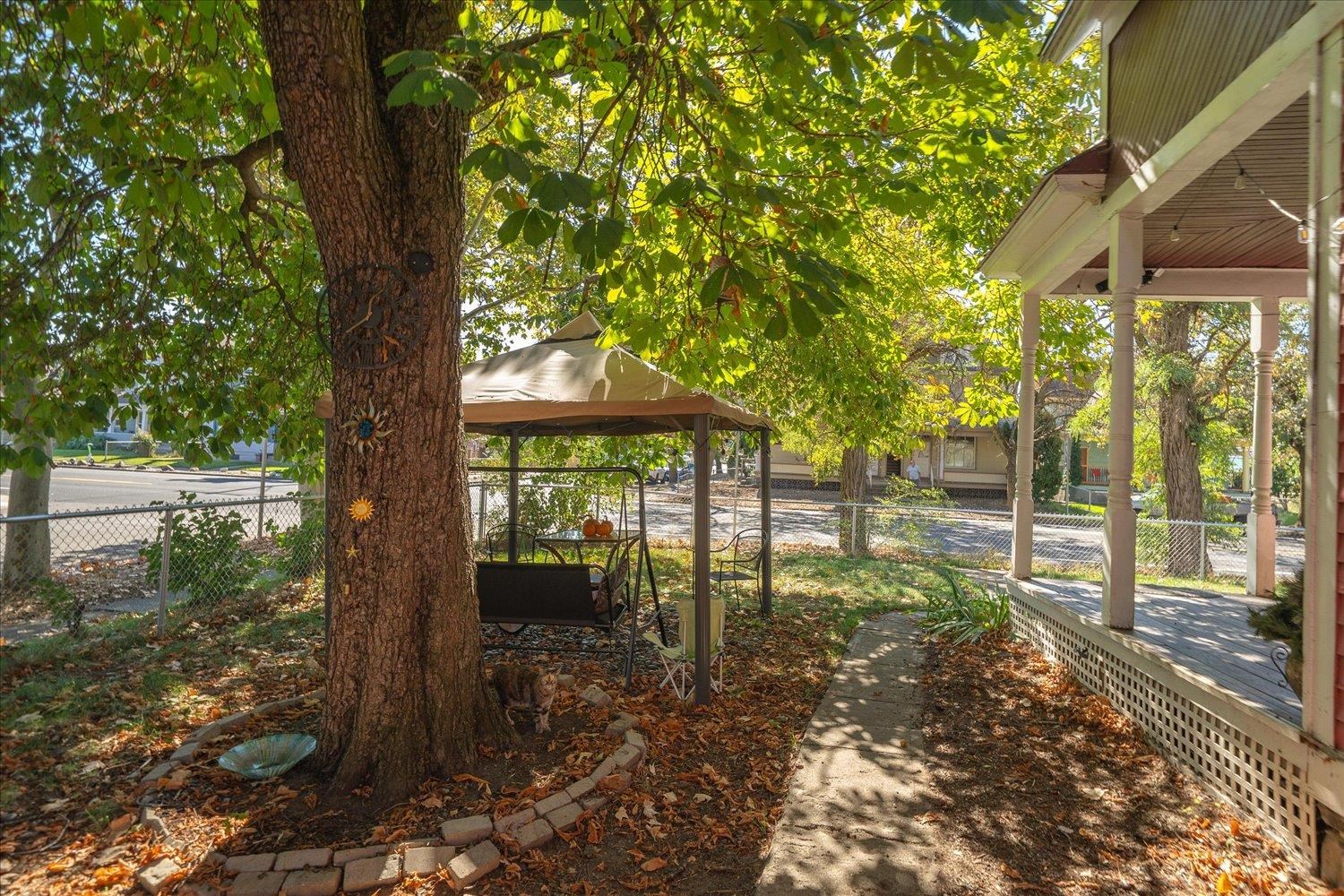 1104 W Maxwell Ave - Photo 35