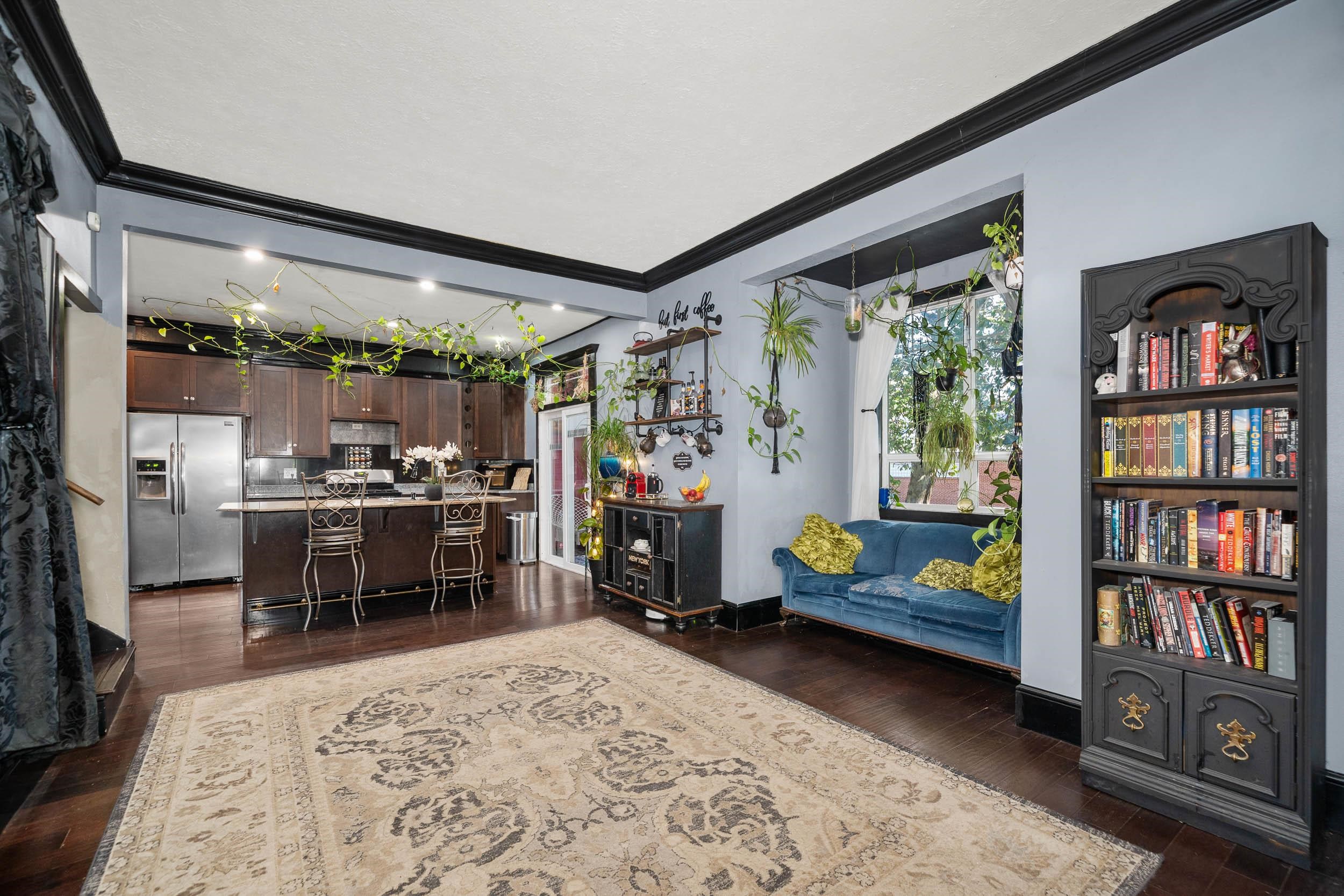 1104 W Maxwell Ave - Photo 6