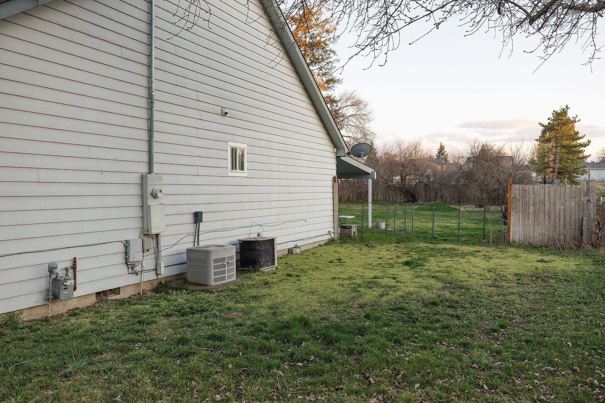 11406 E 4th Ave - Photo 12