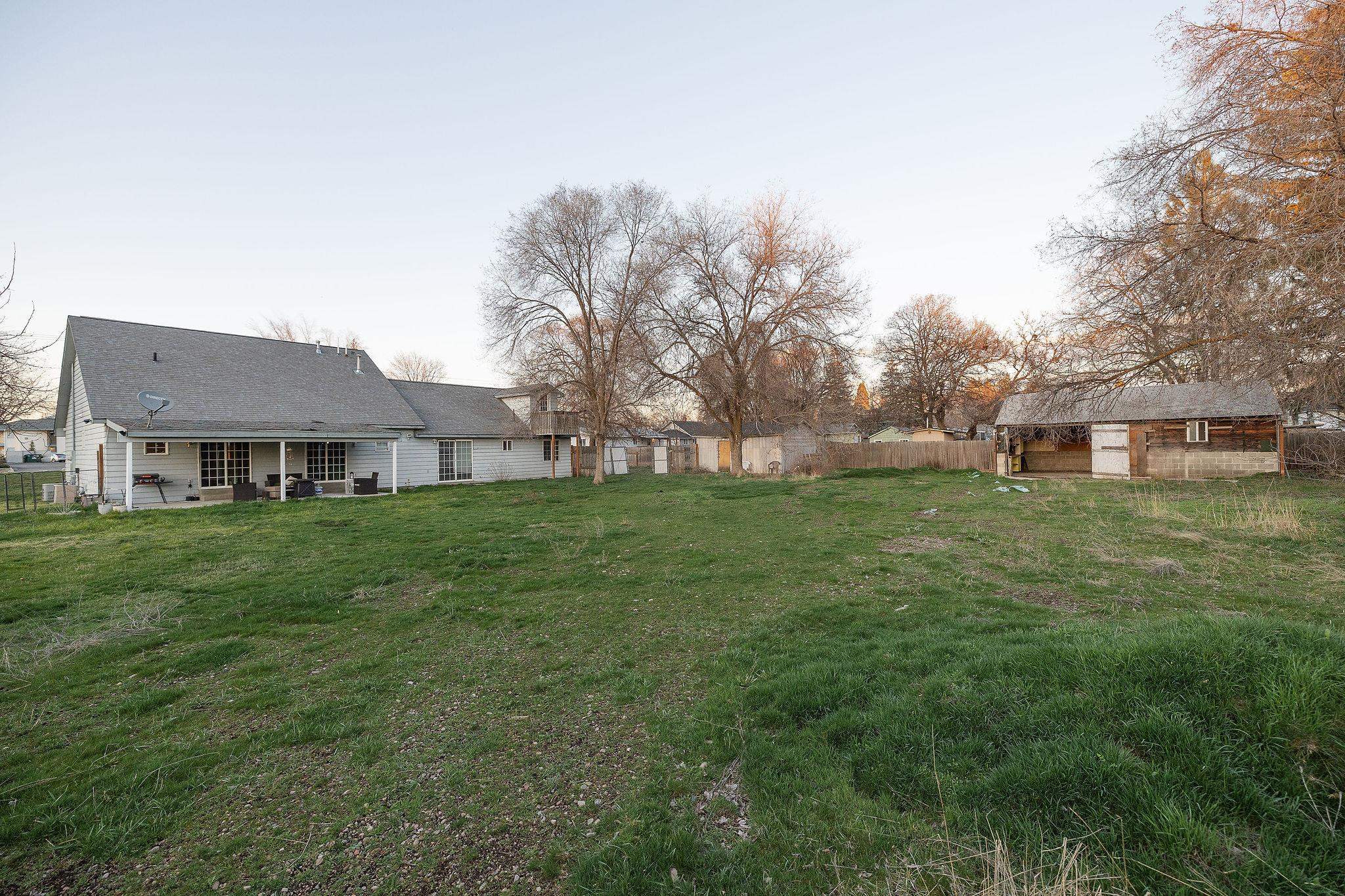 11406 E 4th Ave - Photo 16