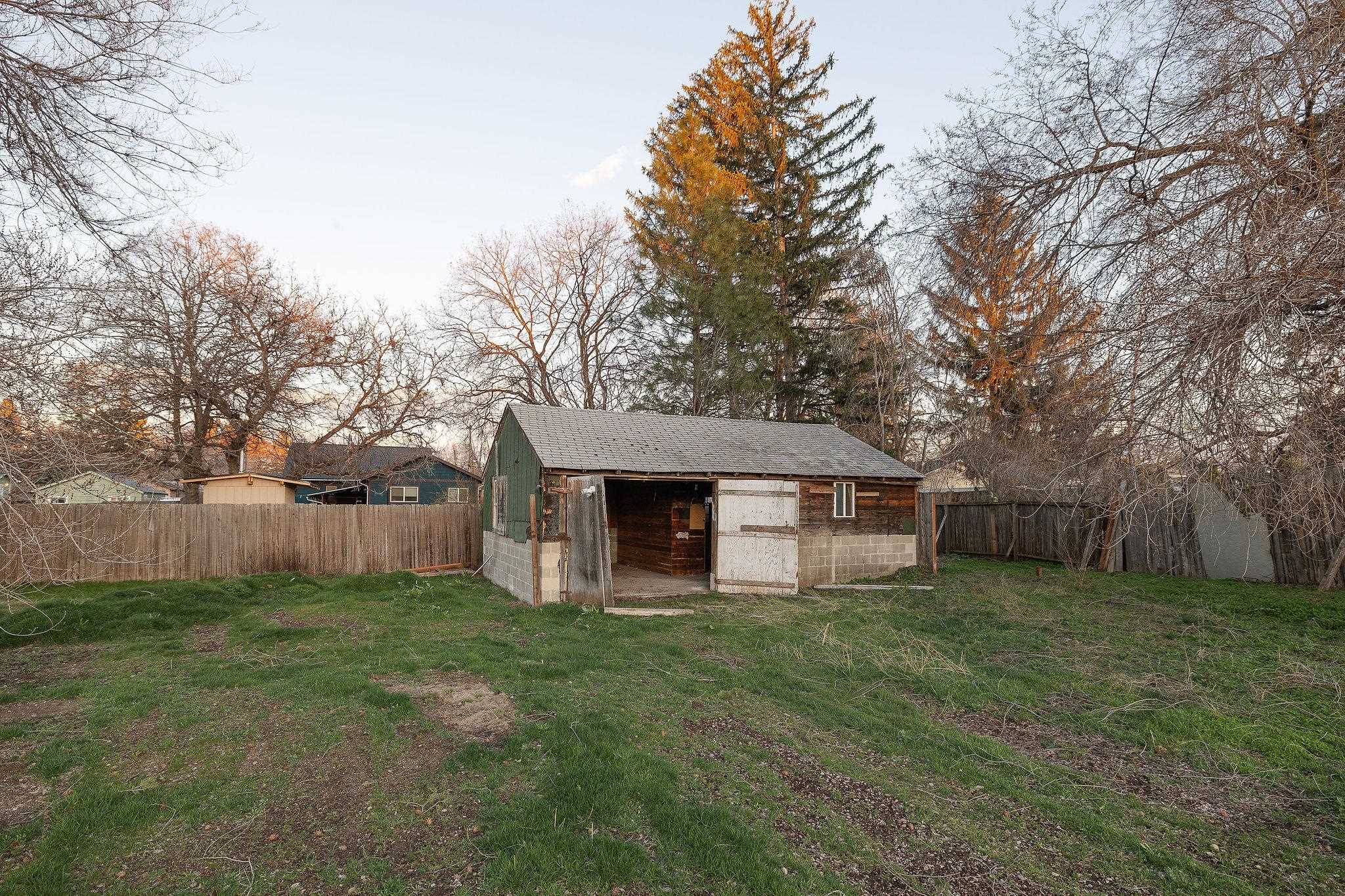 11406 E 4th Ave - Photo 19