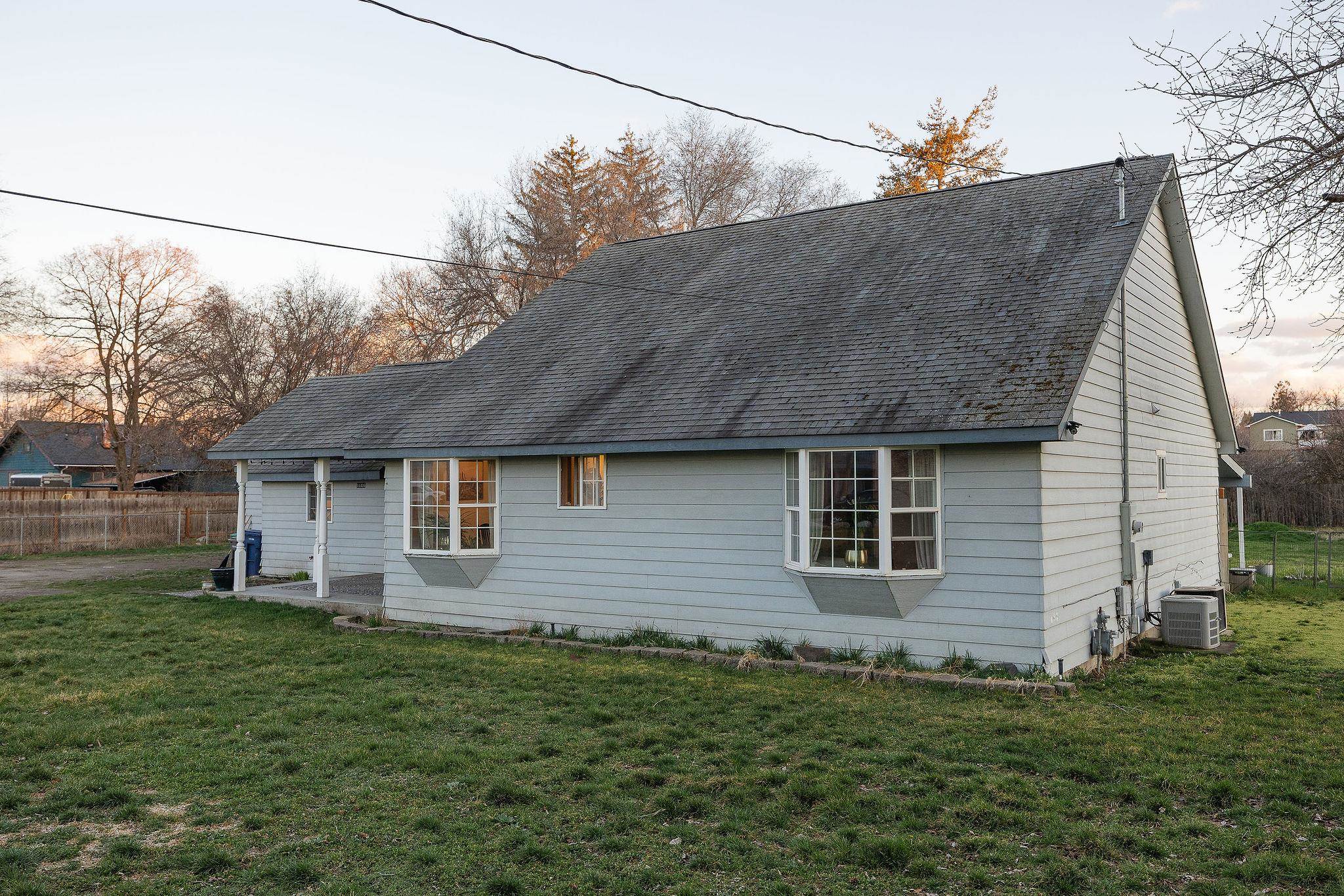 11406 E 4th Ave - Photo 4