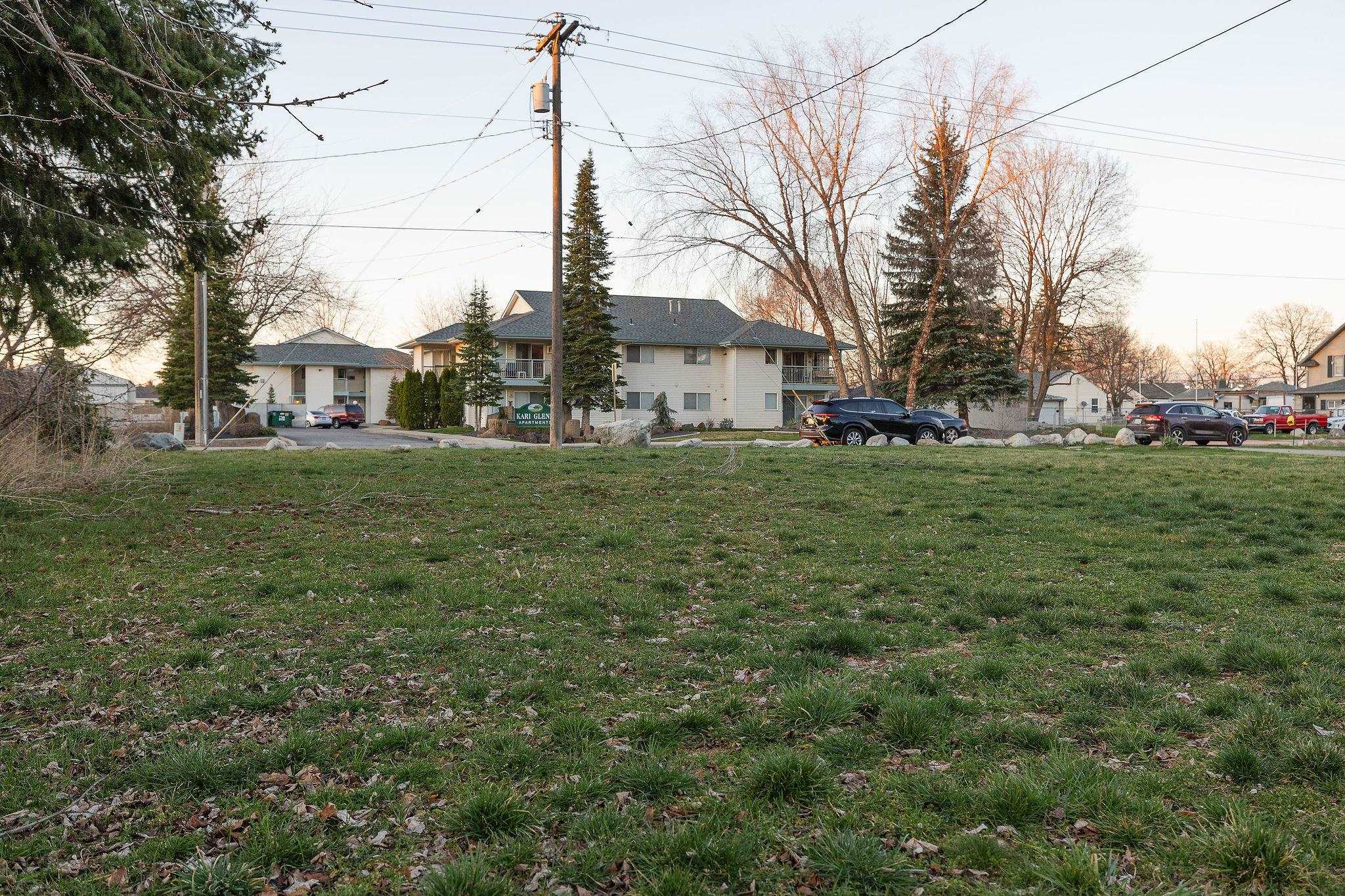11402 E 4th Ave - Photo 2