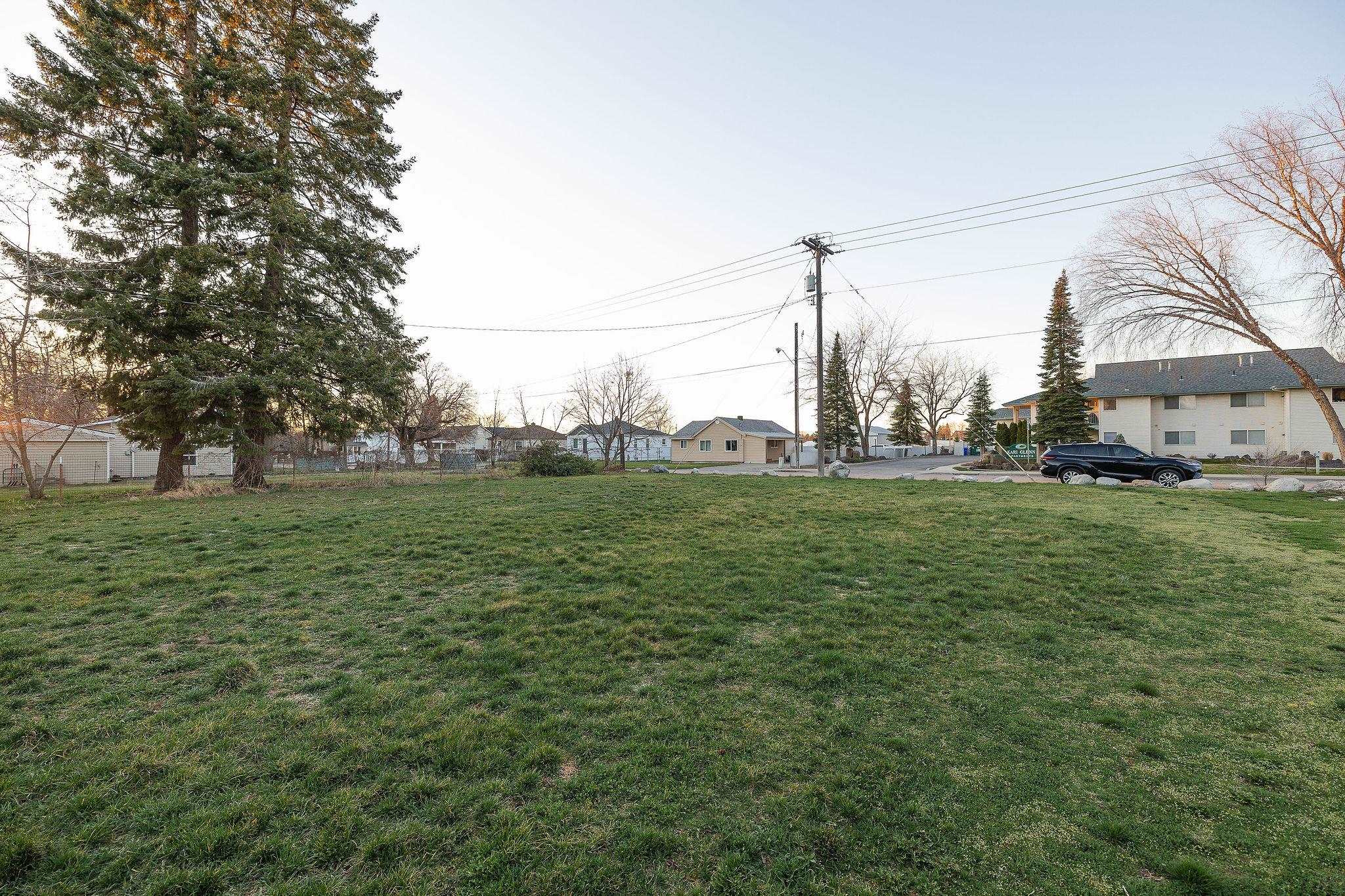 11402 E 4th Ave - Photo 3