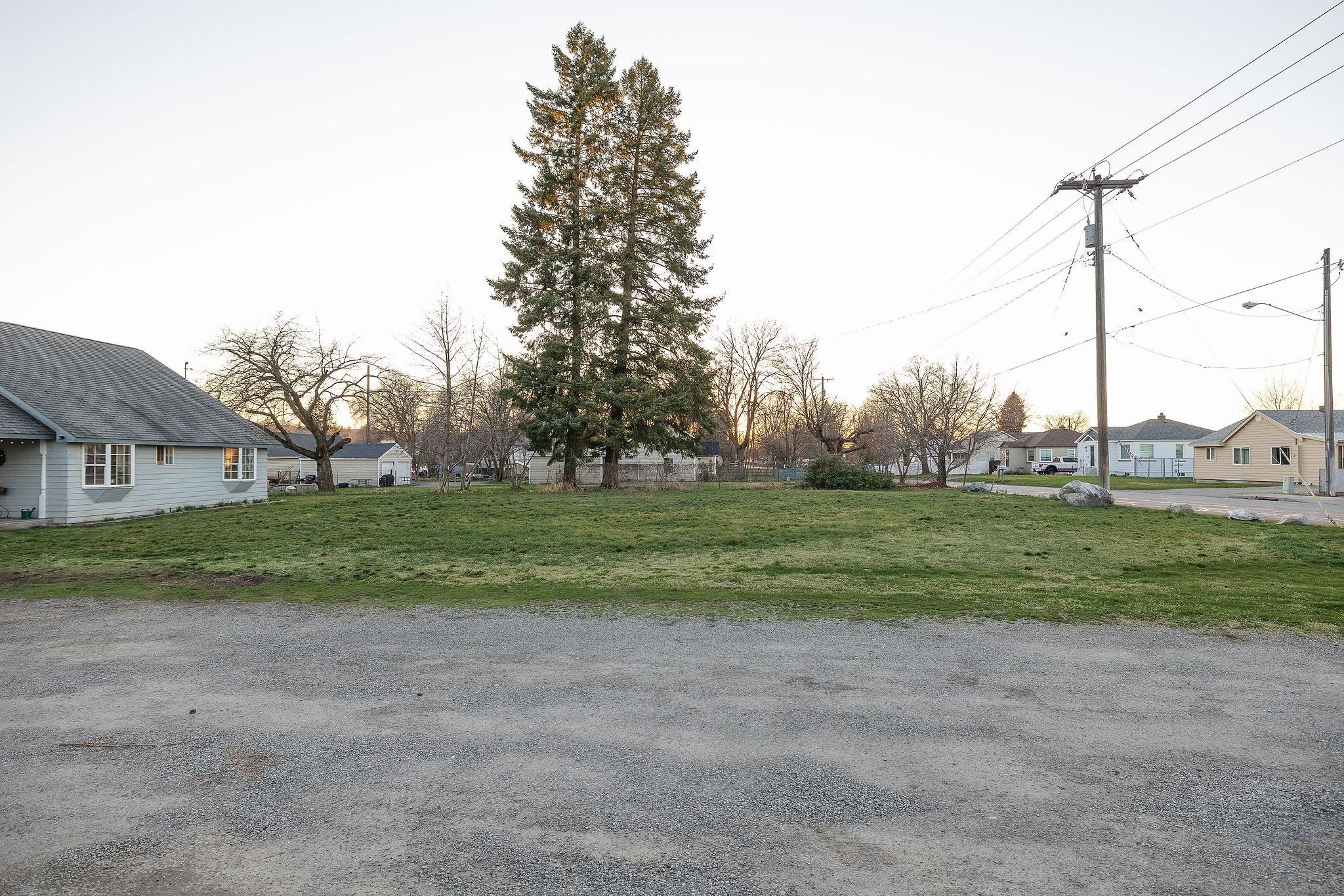 11402 E 4th Ave - Photo 4