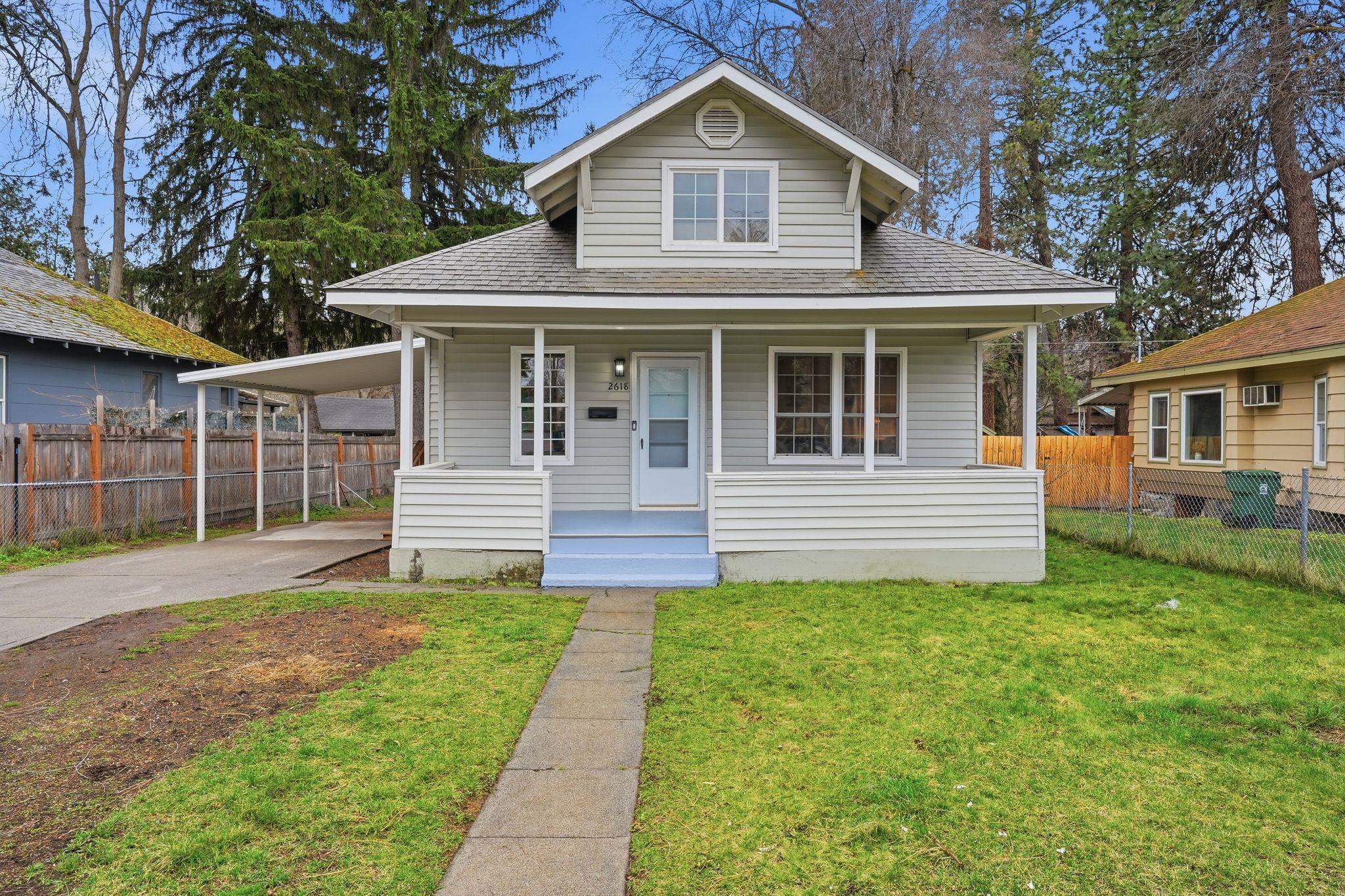 2618 E Hartson Ave - Photo 1