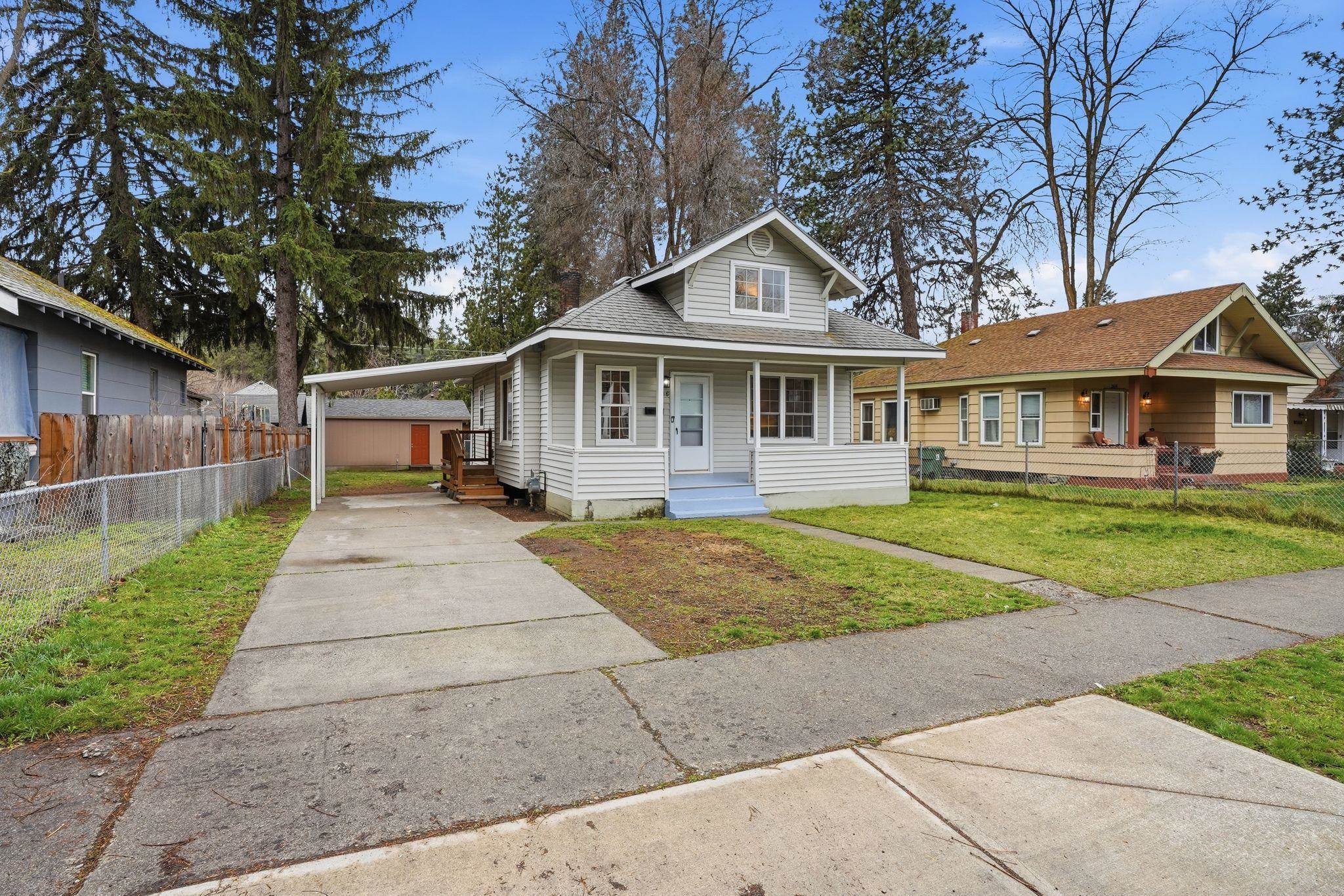 2618 E Hartson Ave - Photo 2