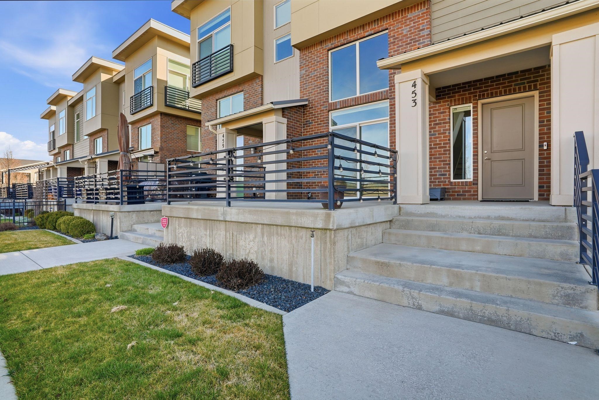453 N Cochran Pl - Photo 3