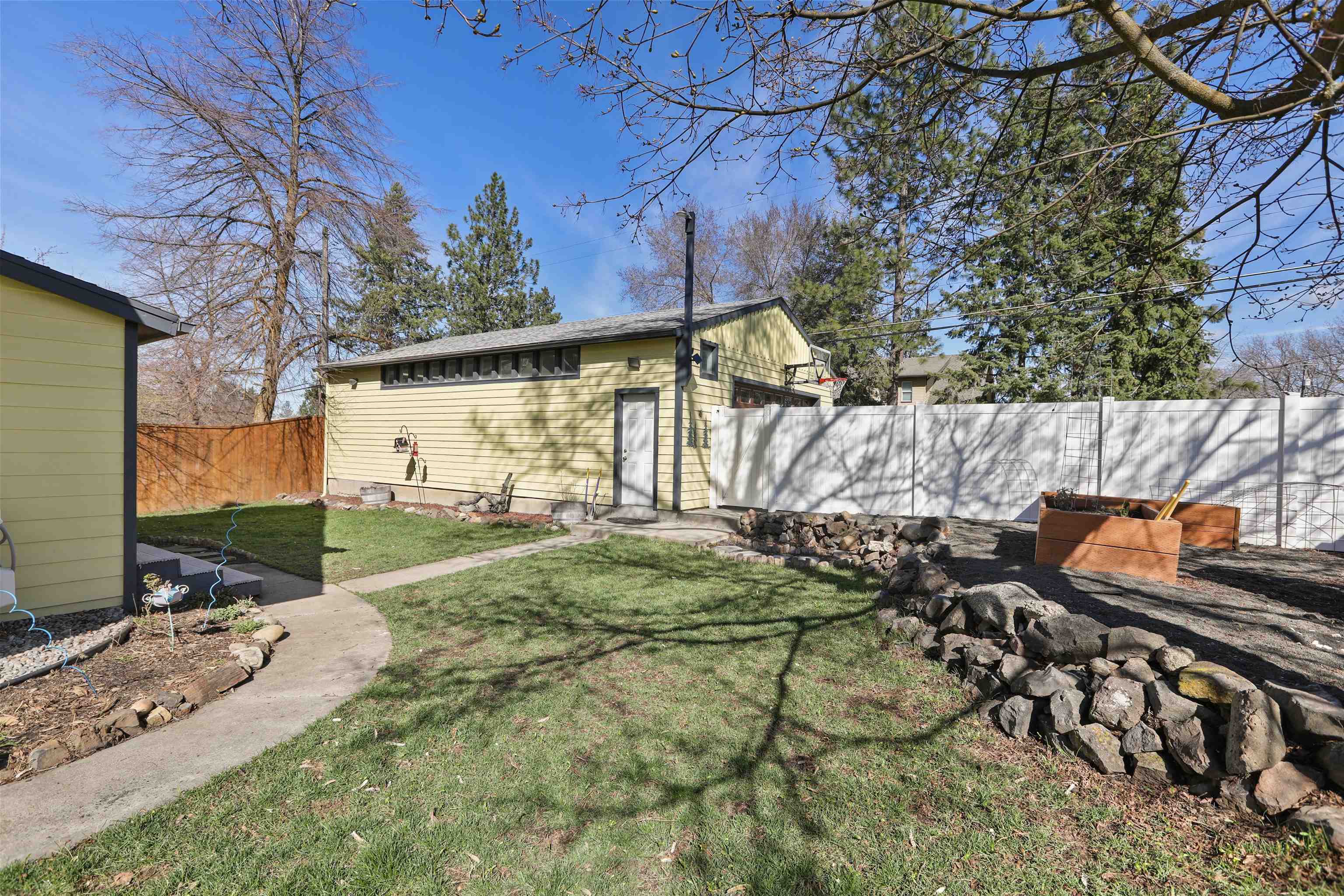 1857 E 9th Ave - Photo 22