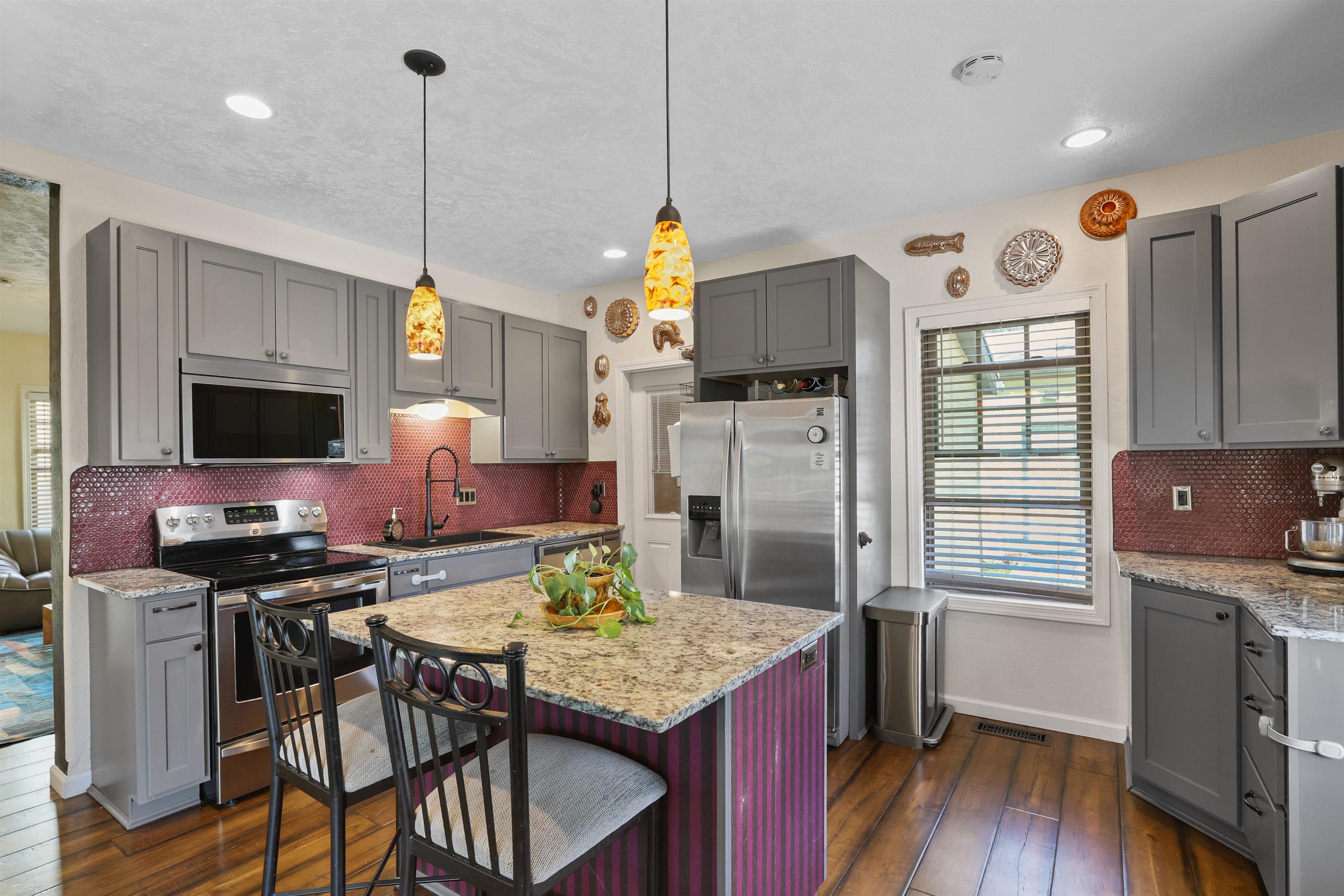 1857 E 9th Ave - Photo 4