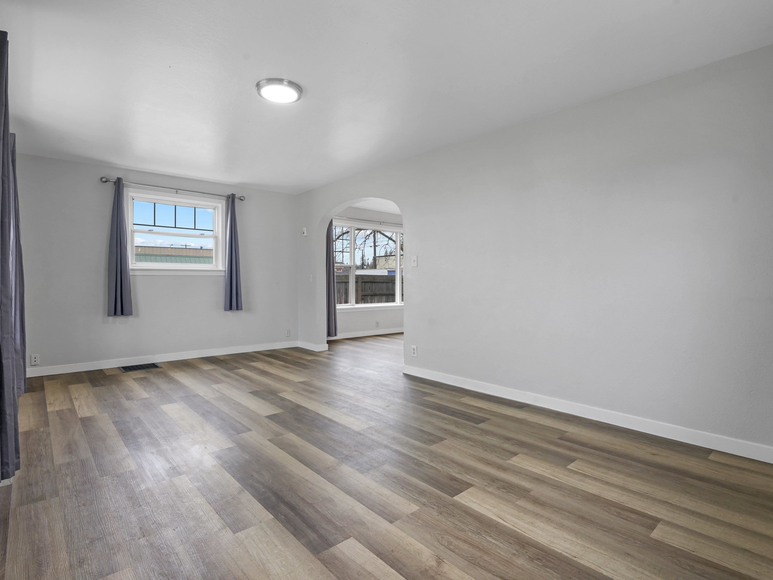 914 W Fairview Ave - Photo 3