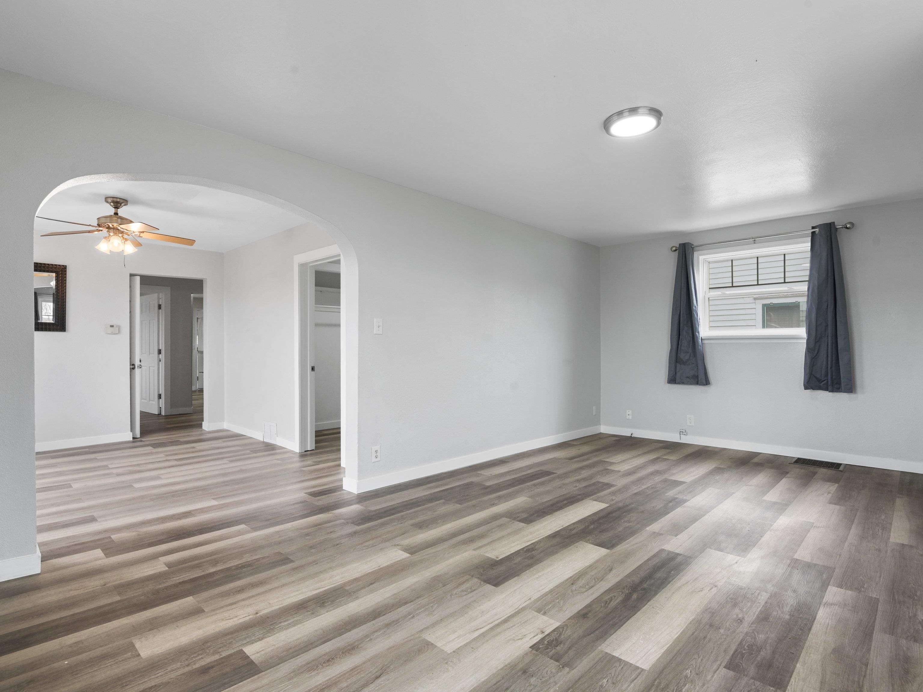 914 W Fairview Ave - Photo 4