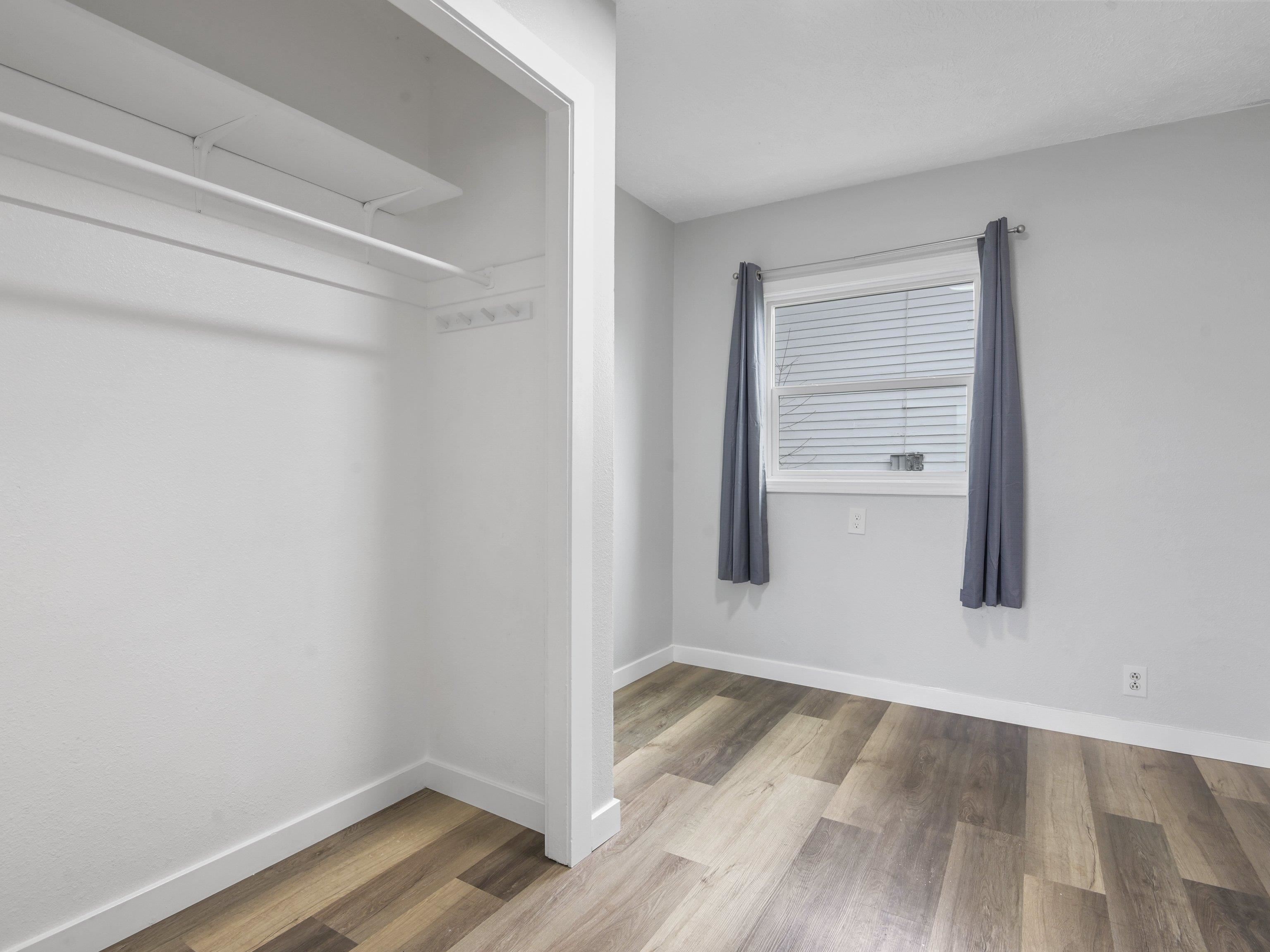 914 W Fairview Ave - Photo 9