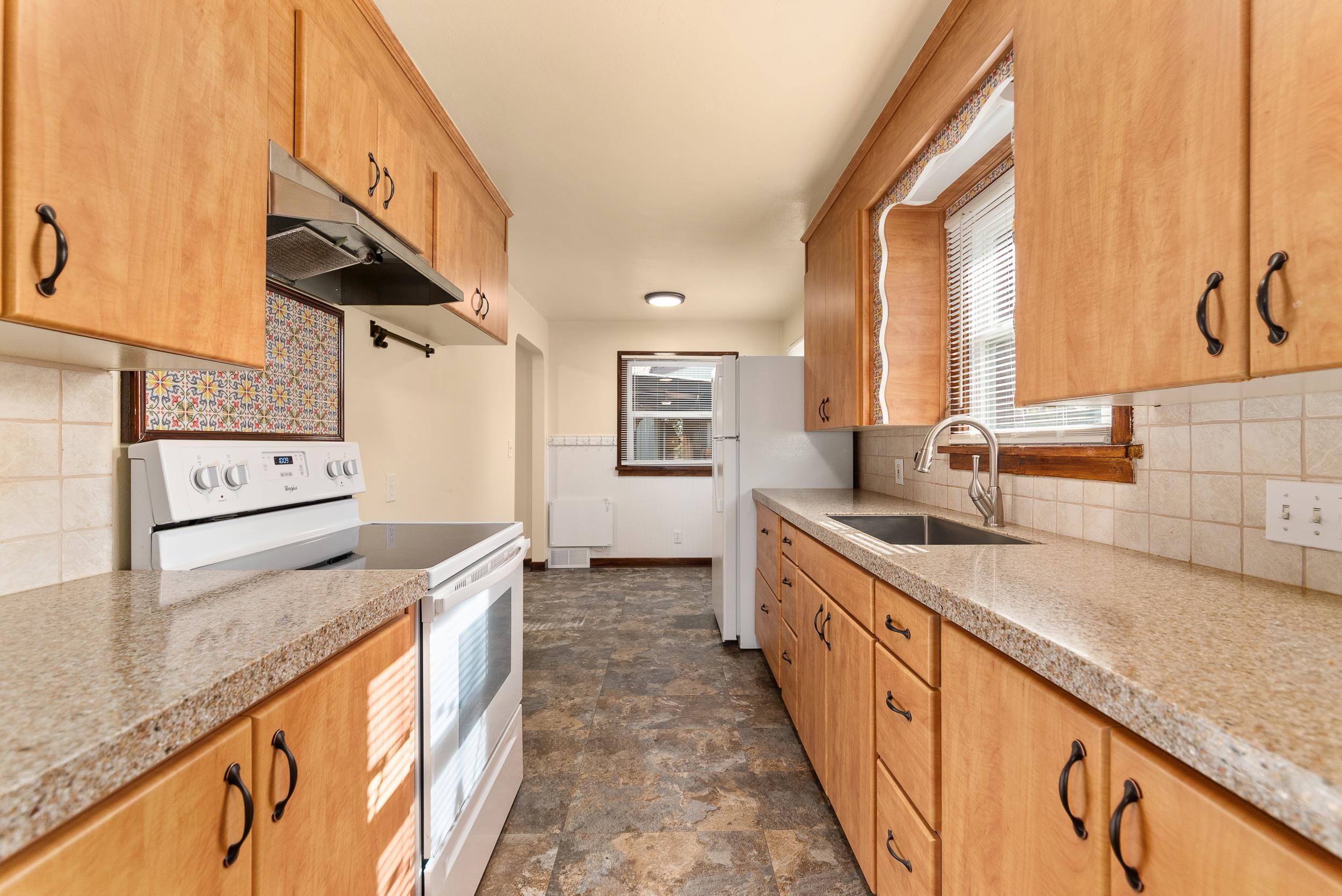 4822 N Driscoll Blvd - Photo 6